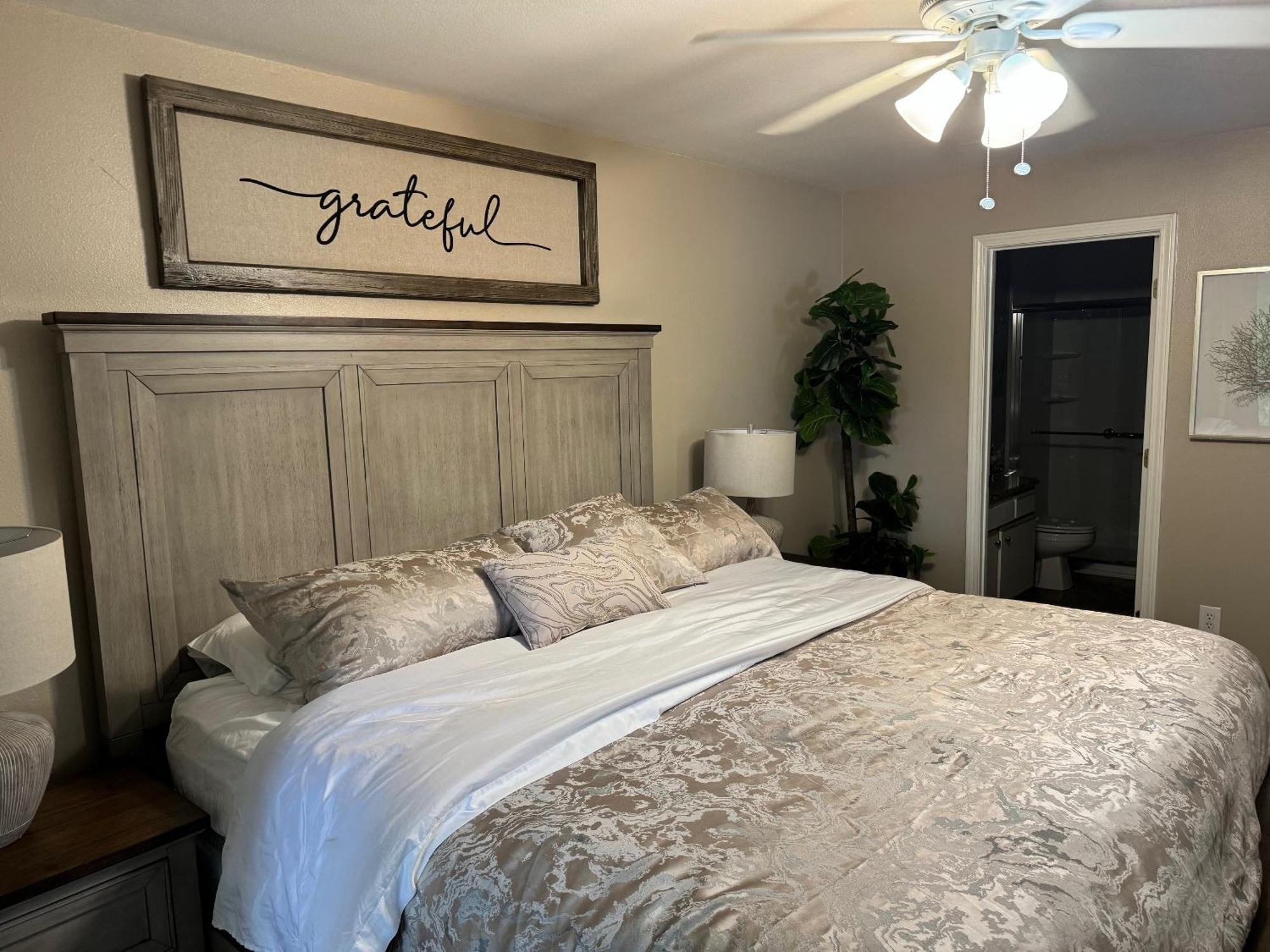 Apartment A Spacious 3-bedroom, 2-bath Perfect For A Wonderful Family Vacation *