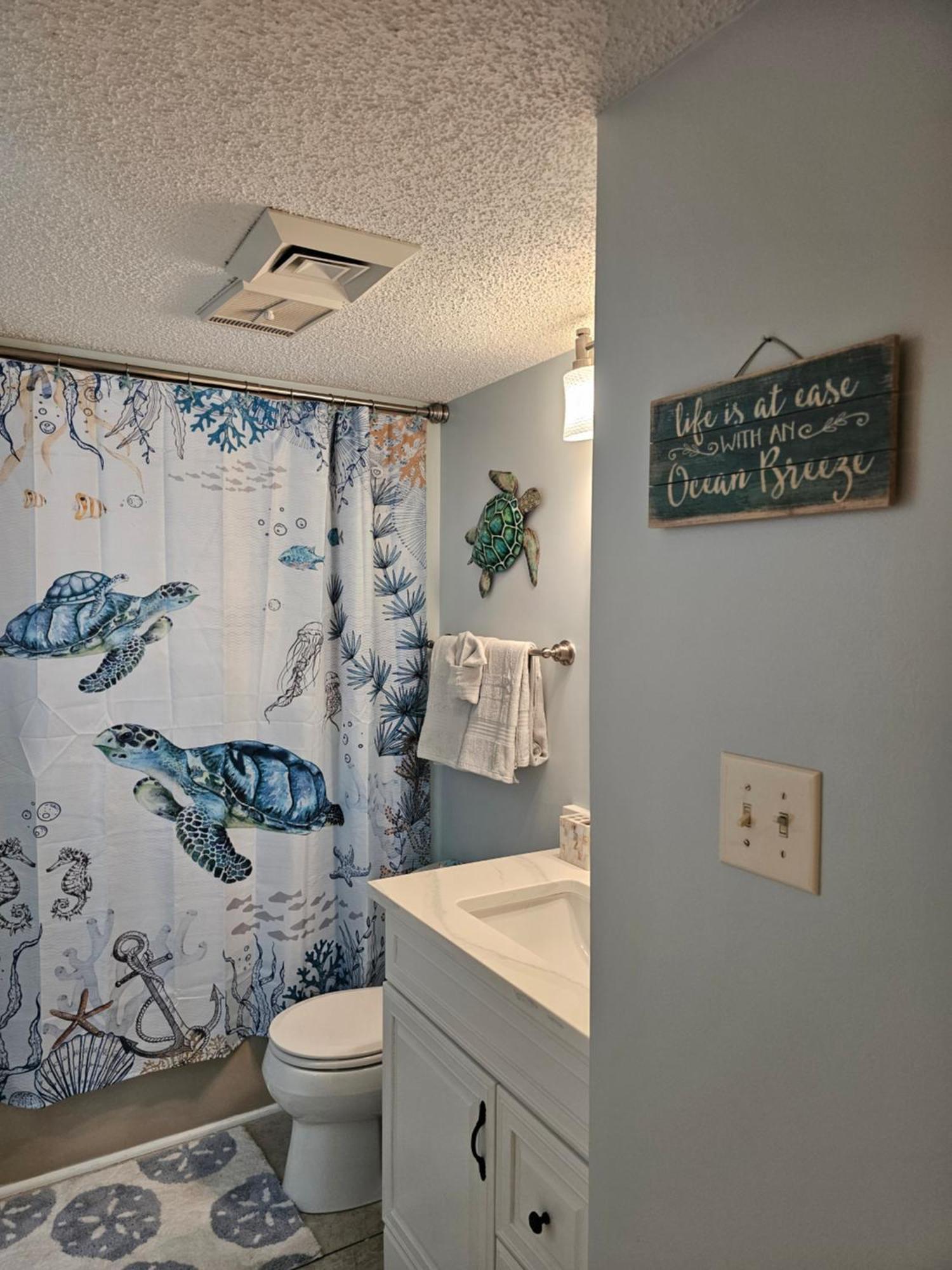 Salty Sea Breezes Apartment