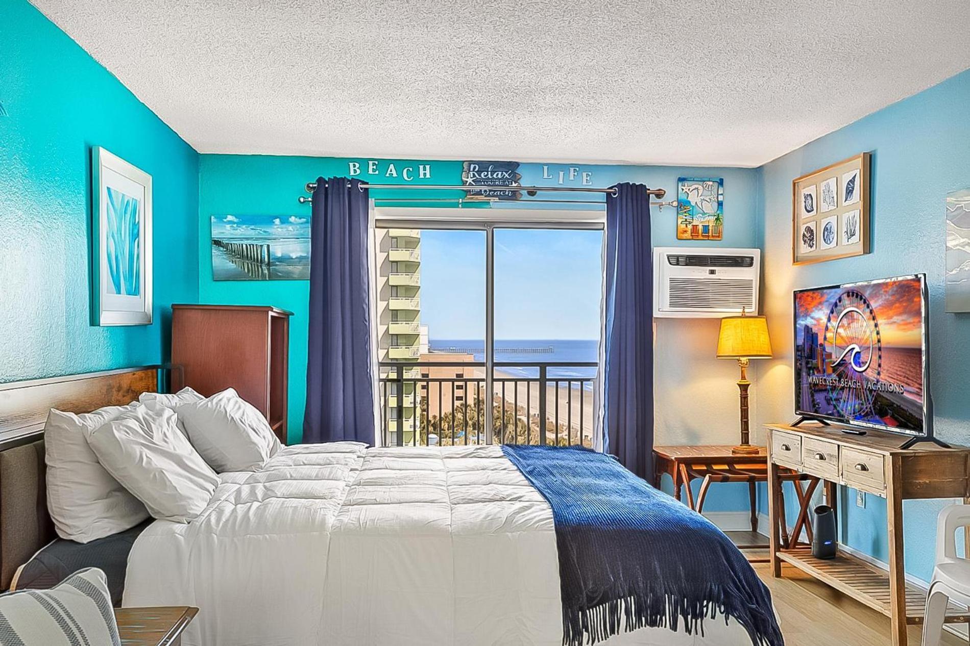 Beachfront Oasis At Sea Mist Resort! King Bed! Fully Remodeled! Apartment Myrtle Beach
