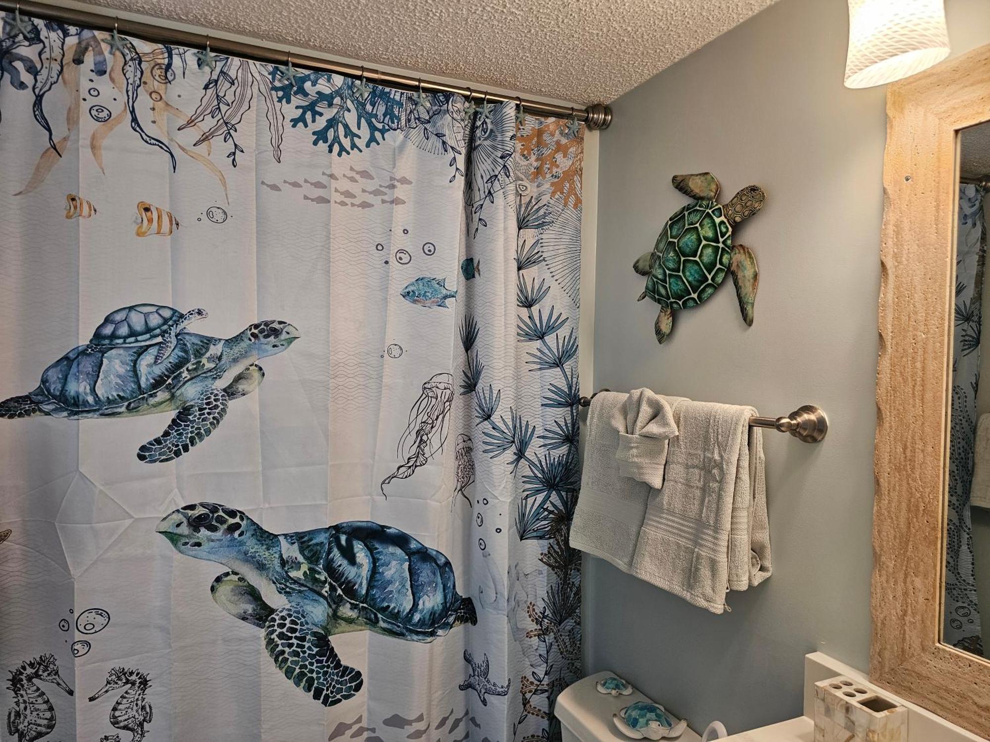 Salty Sea Breezes Apartment *