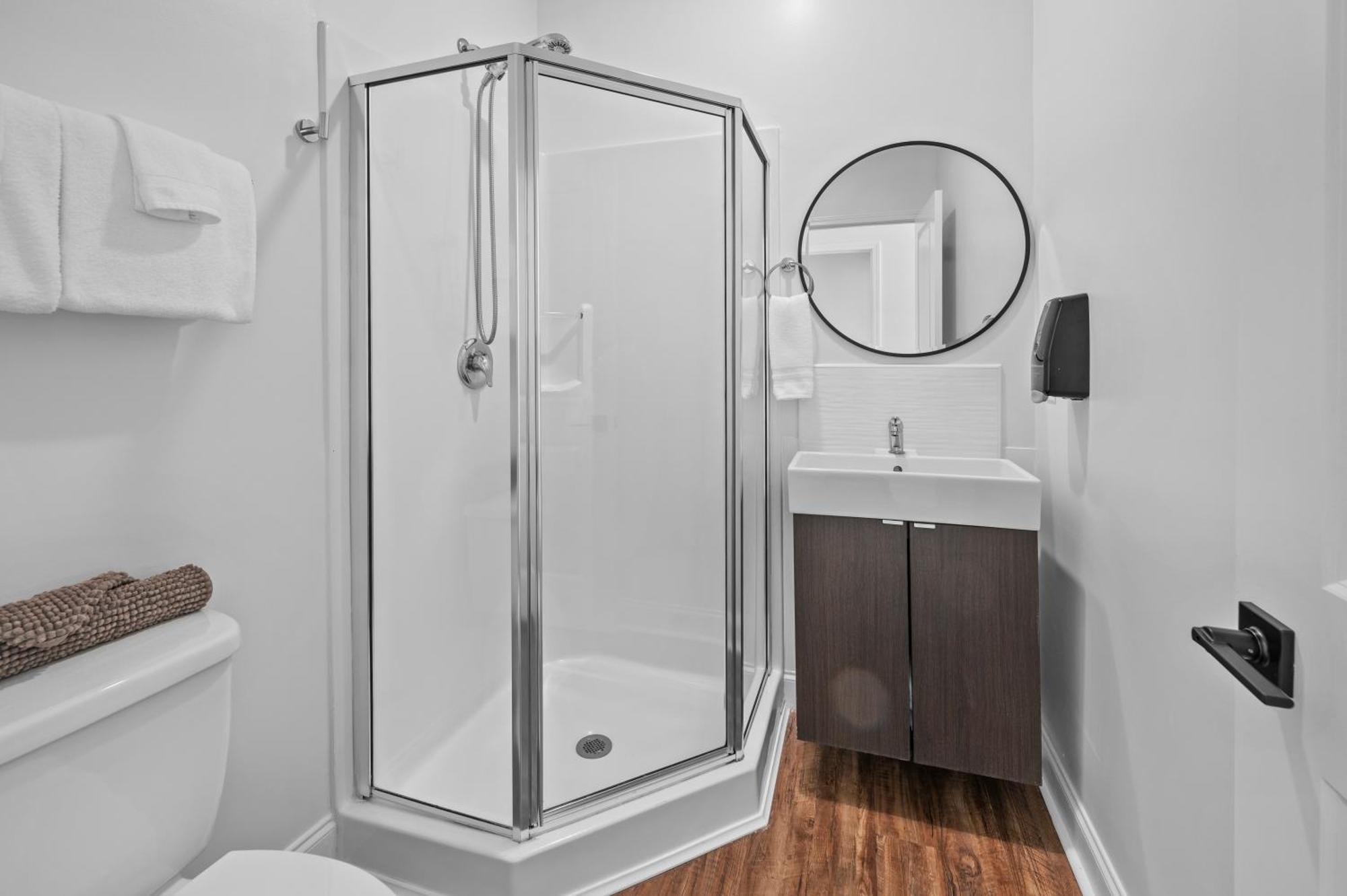 208 Unit B By Together *