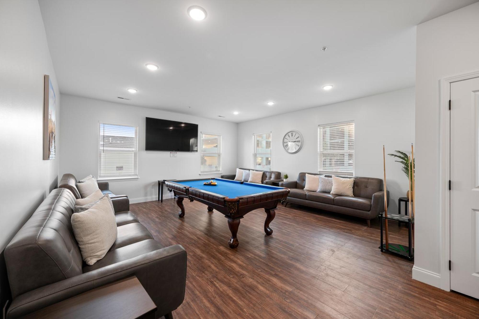 208 Unit B By Together *