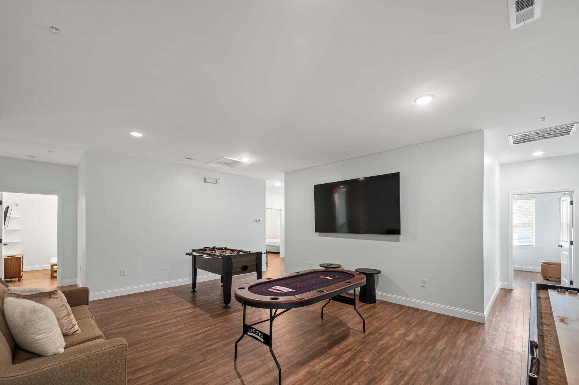 208 Unit B By Together *