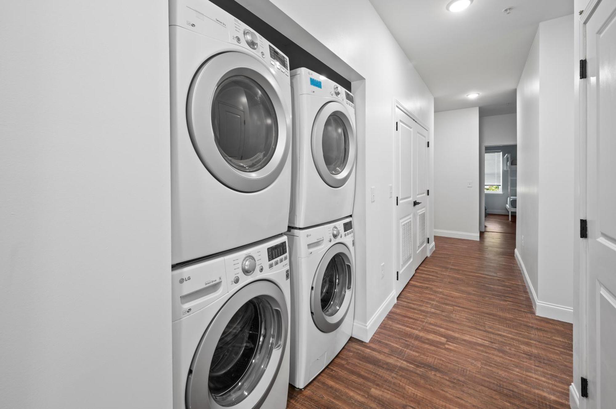 208 Unit B By Together *