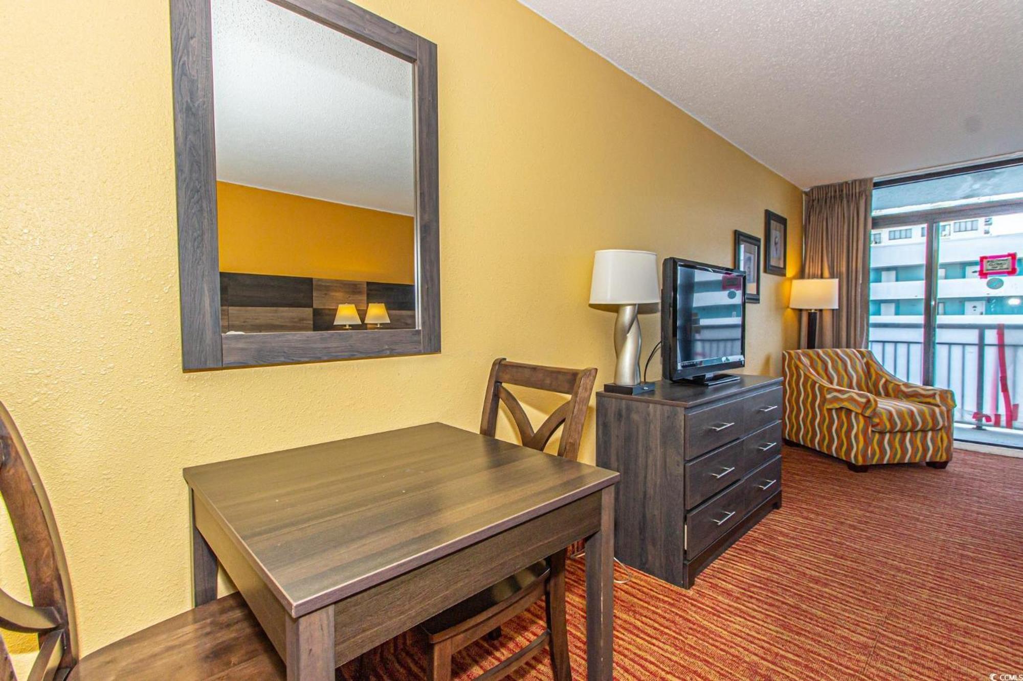 Cozy Double Queen For 4! Landmark 1410