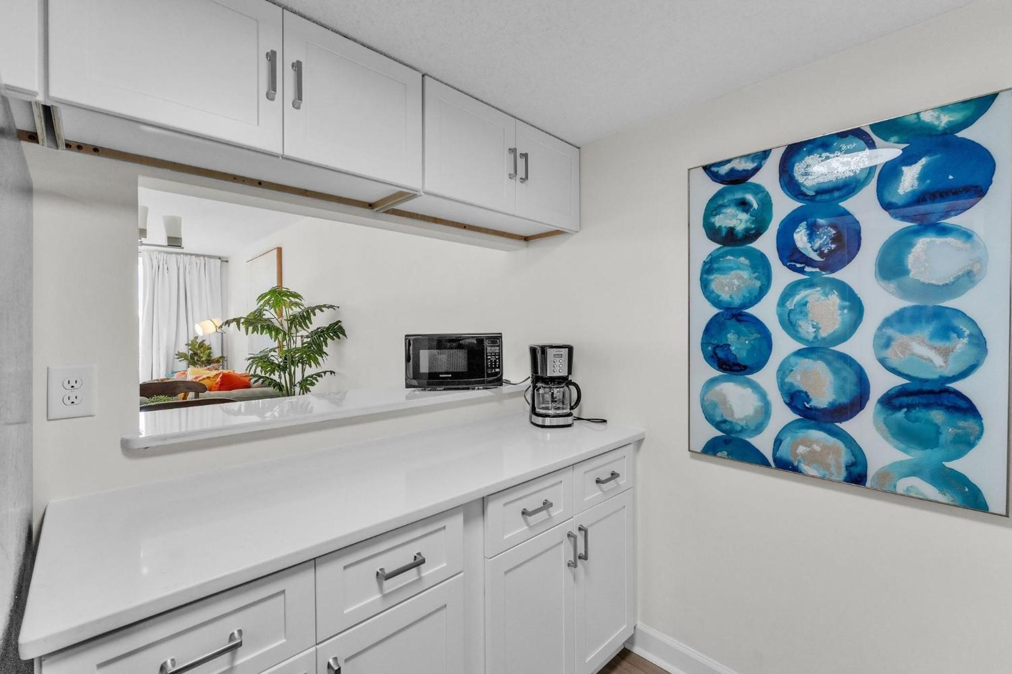 Apartment Coastal Retreat - 2br - 4-min Walk To *