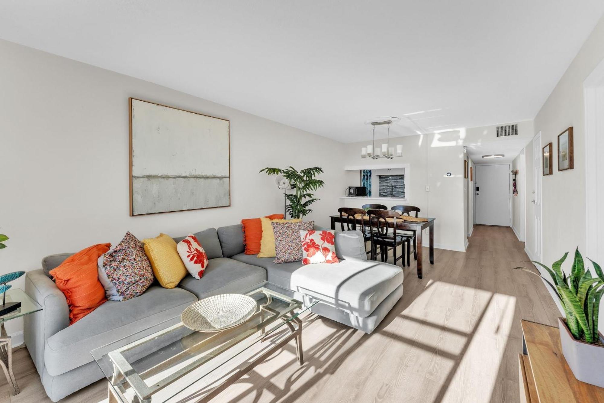 Apartment Coastal Retreat - 2br - 4-min Walk To *