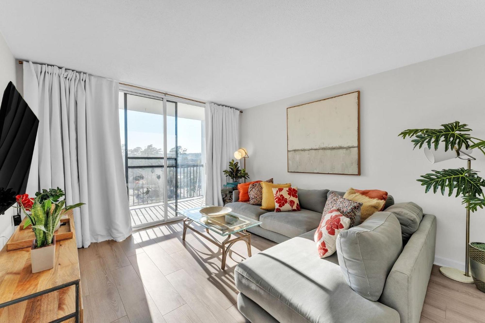 Coastal Retreat - 2br - 4-min Walk To