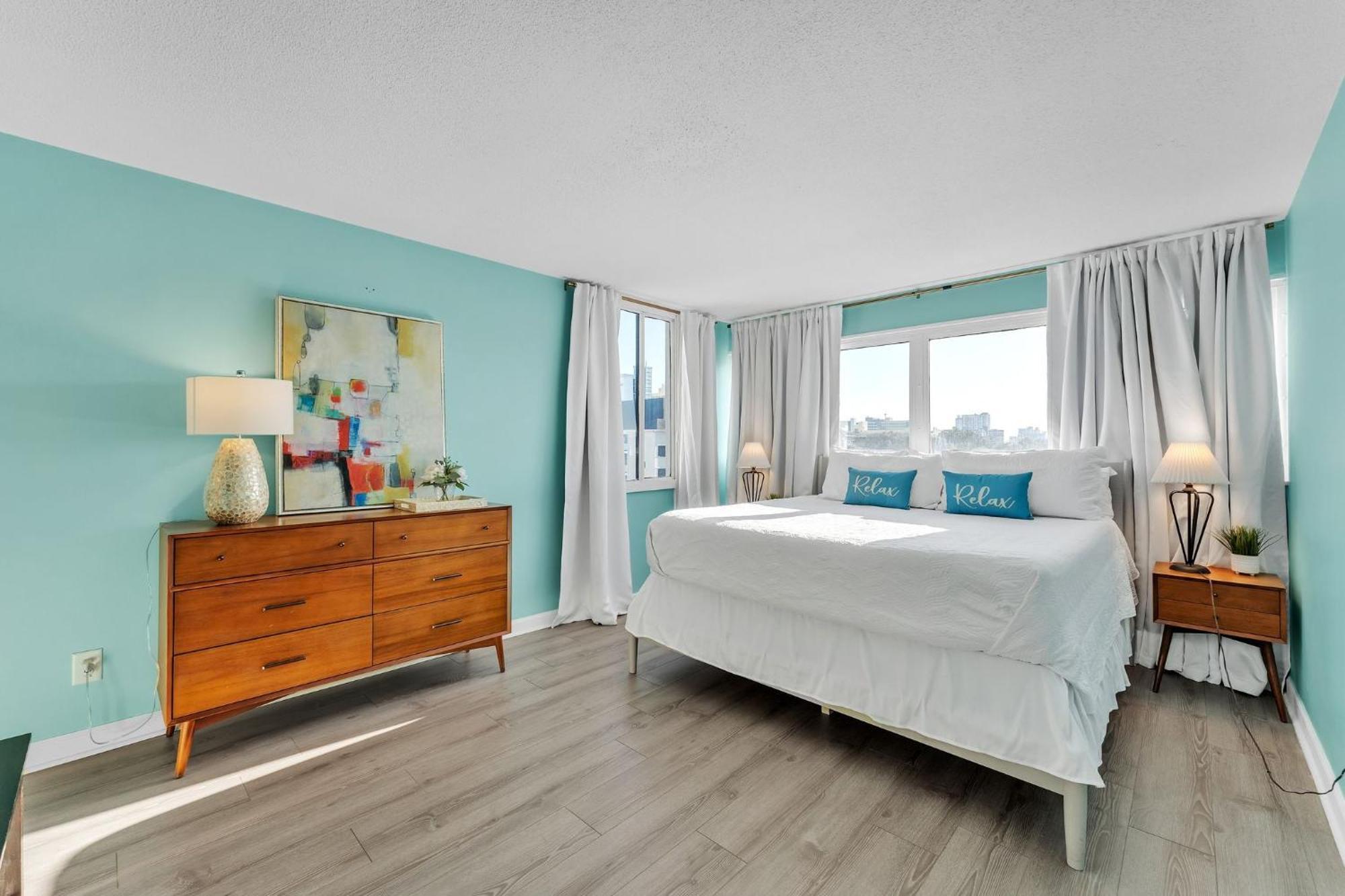 Coastal Retreat - 2br - 4-min Walk To