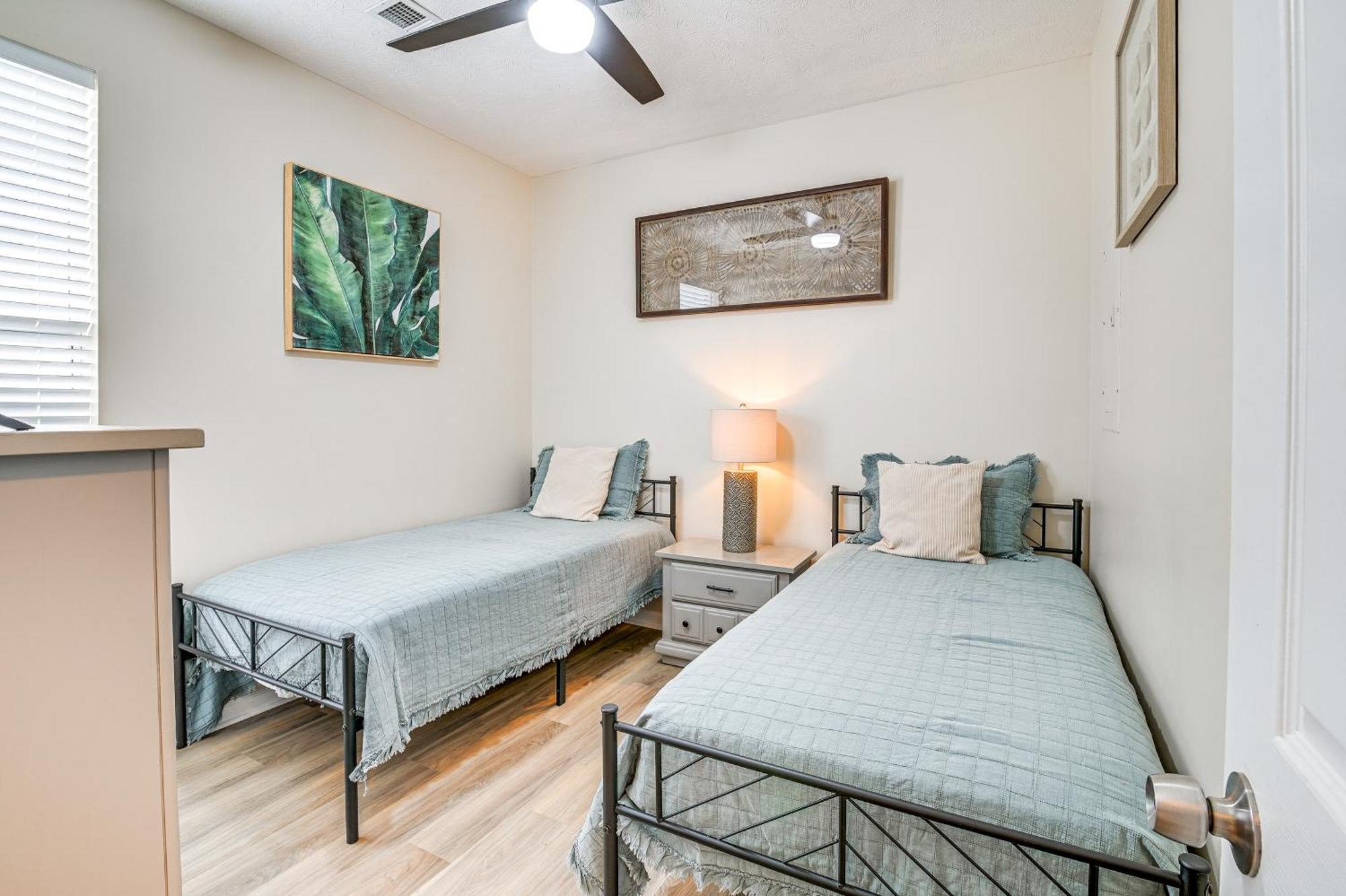 Breezy Golf With Pool Access, 4 Mi To *