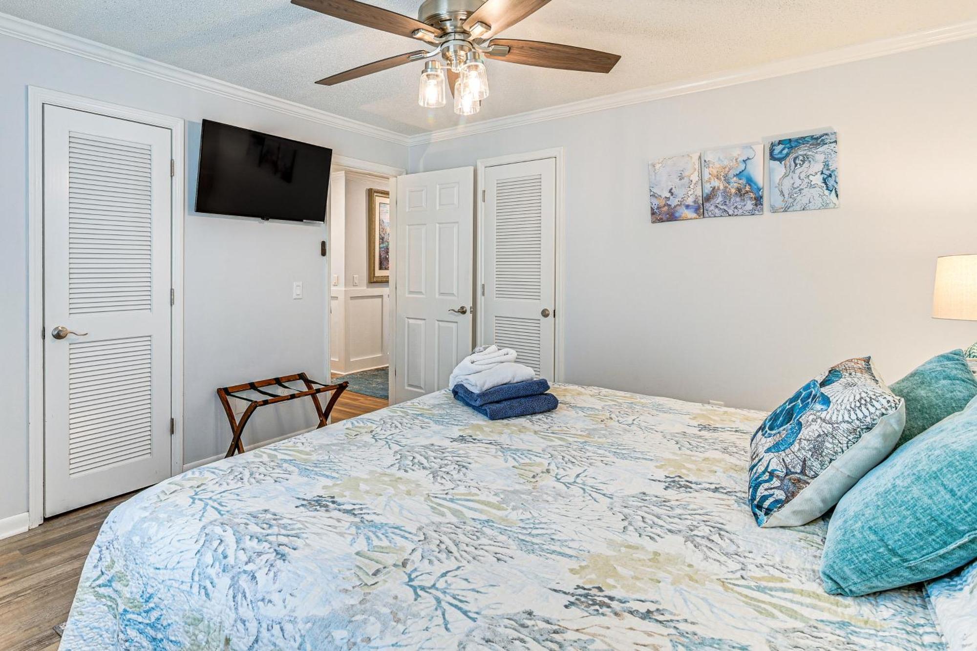 On-the-beach Escape Oceanfront In Surfside! Apartment *