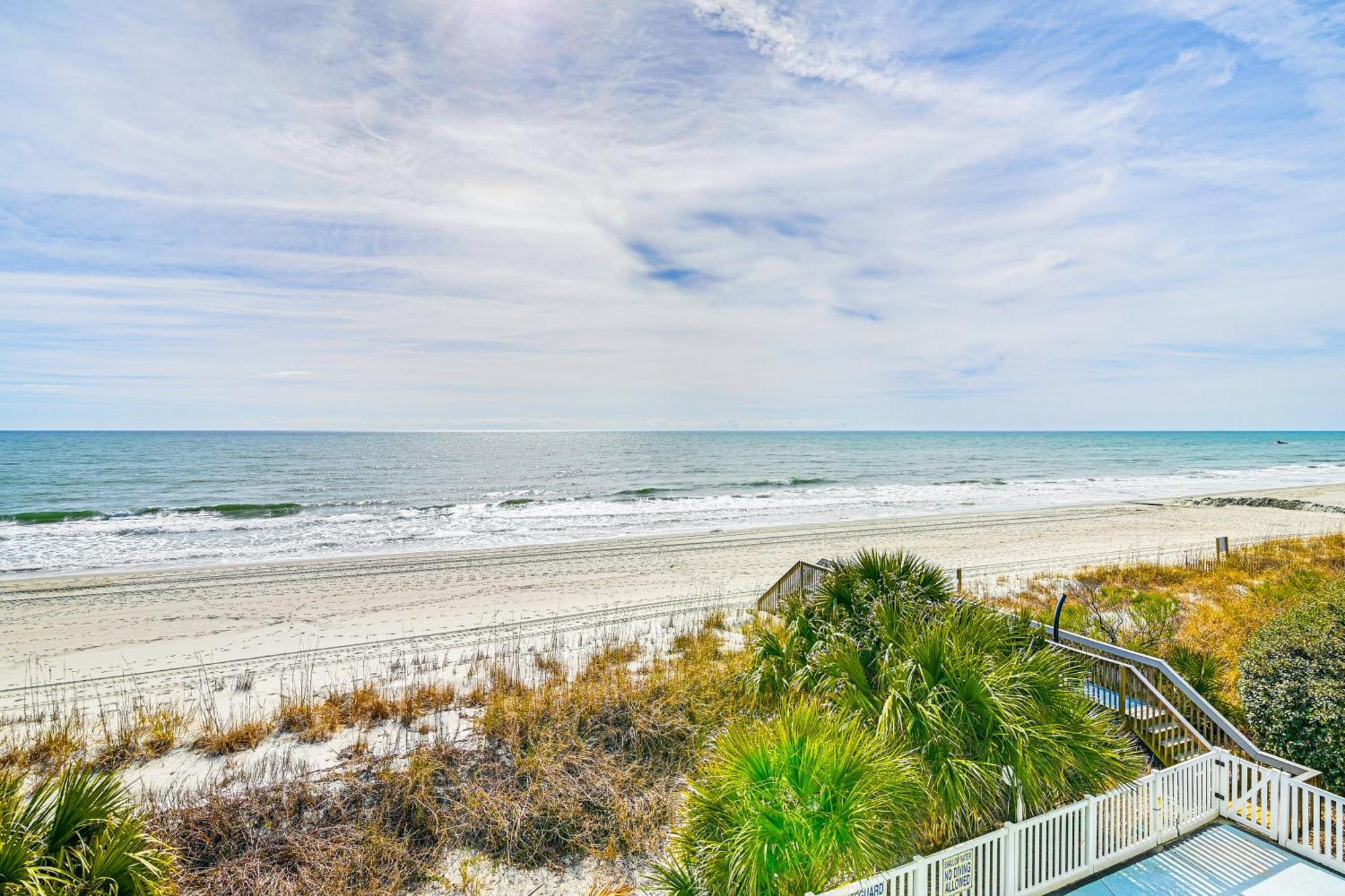 On-the-beach Escape Oceanfront In Surfside! *