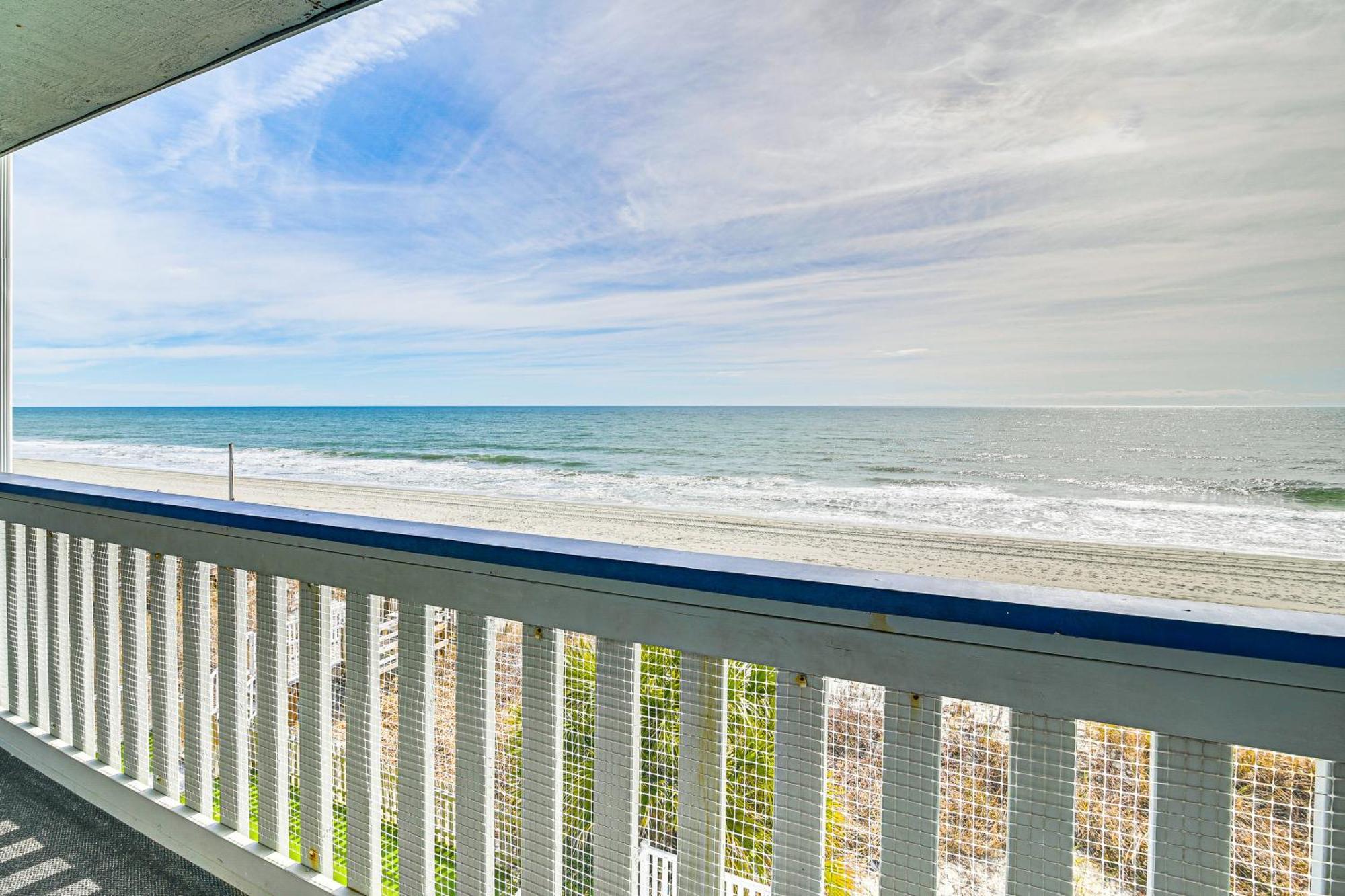 Apartment On-the-beach Escape Oceanfront In Surfside!