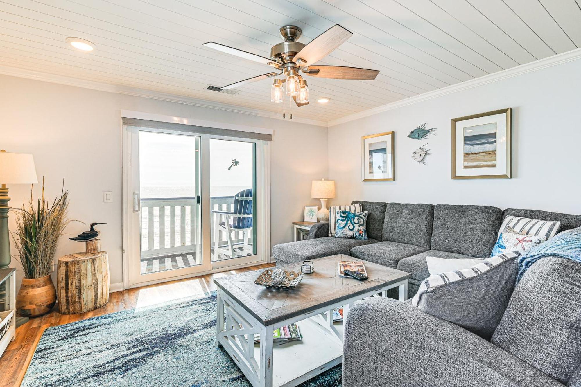 On-the-beach Escape Oceanfront In Surfside! Apartment *