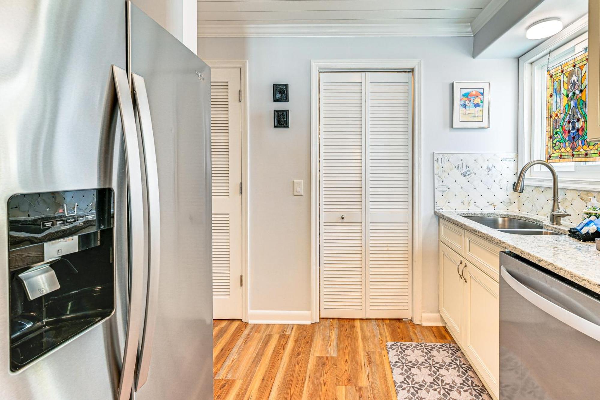 Apartment On-the-beach Escape Oceanfront In Surfside! *