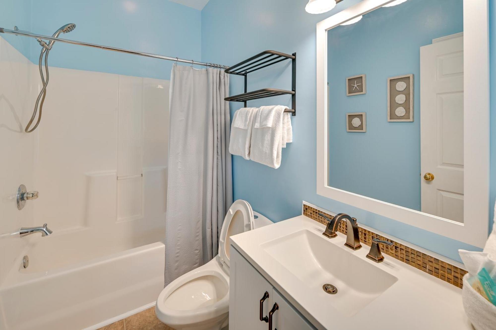 Ground-floor With Community Perks Apartment *