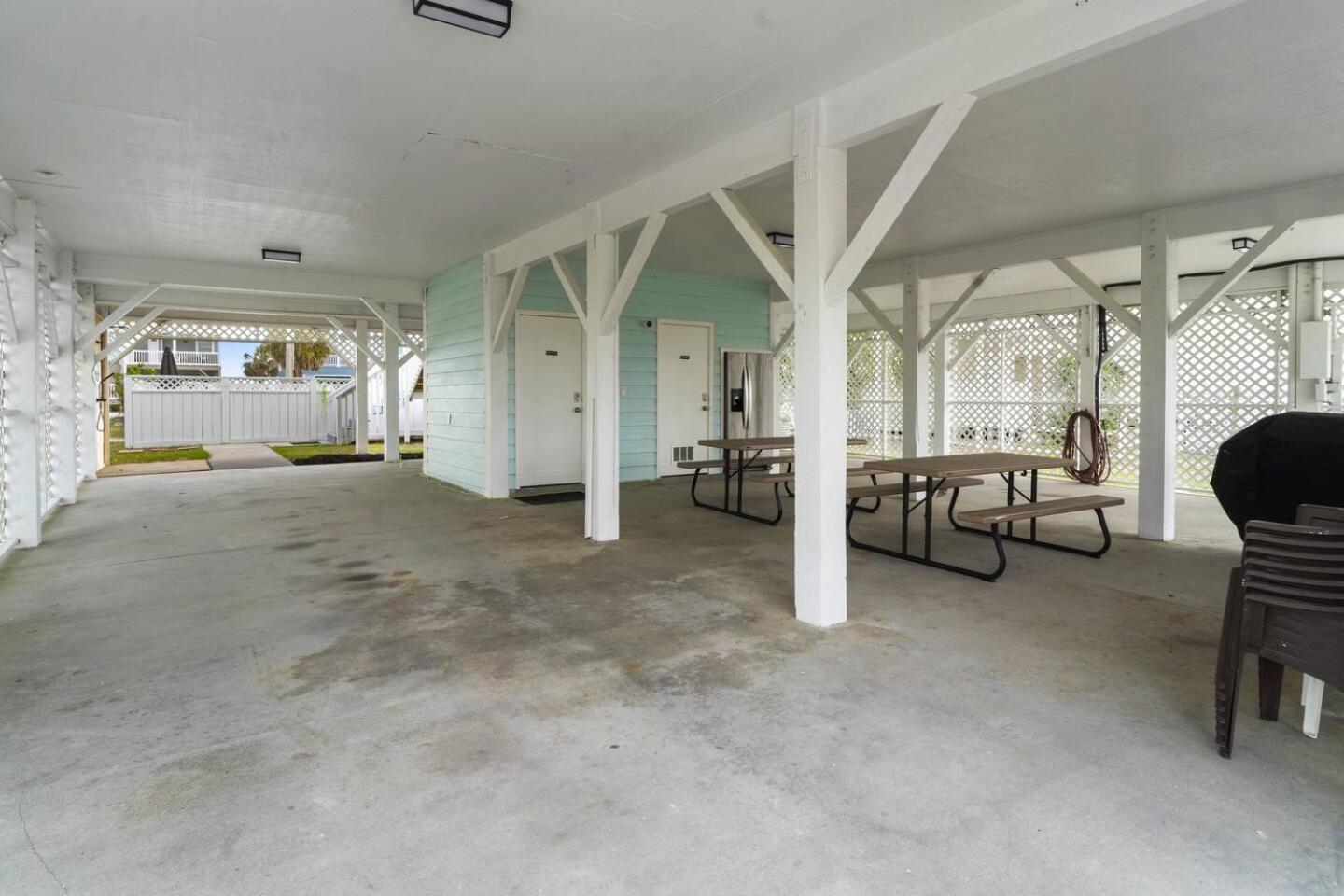 Renovated House Views 2 Min Walk