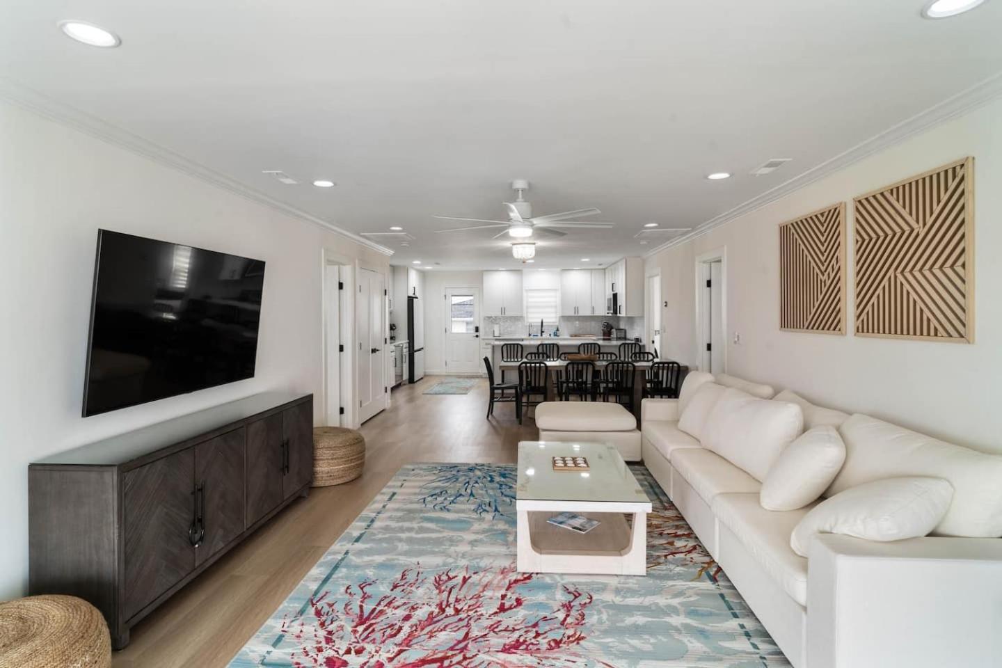 Renovated House Views 2 Min Walk *