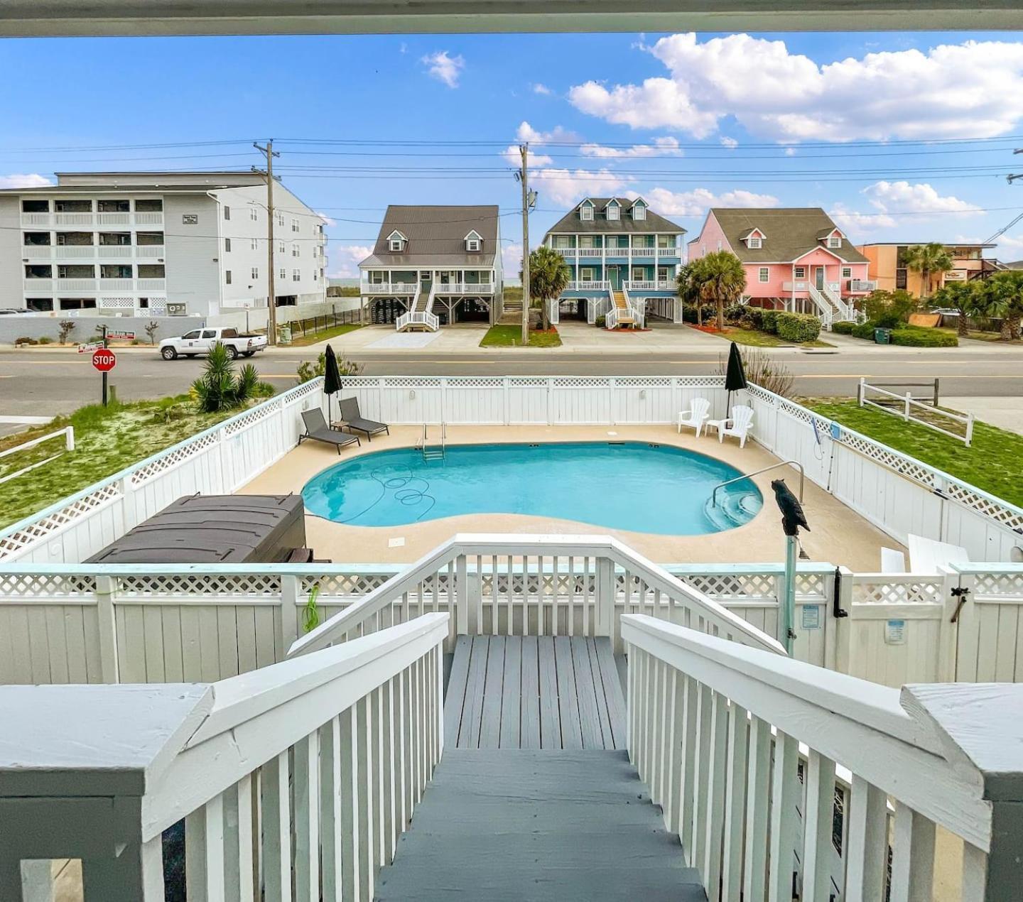 Renovated House Views 2 Min Walk * Myrtle Beach