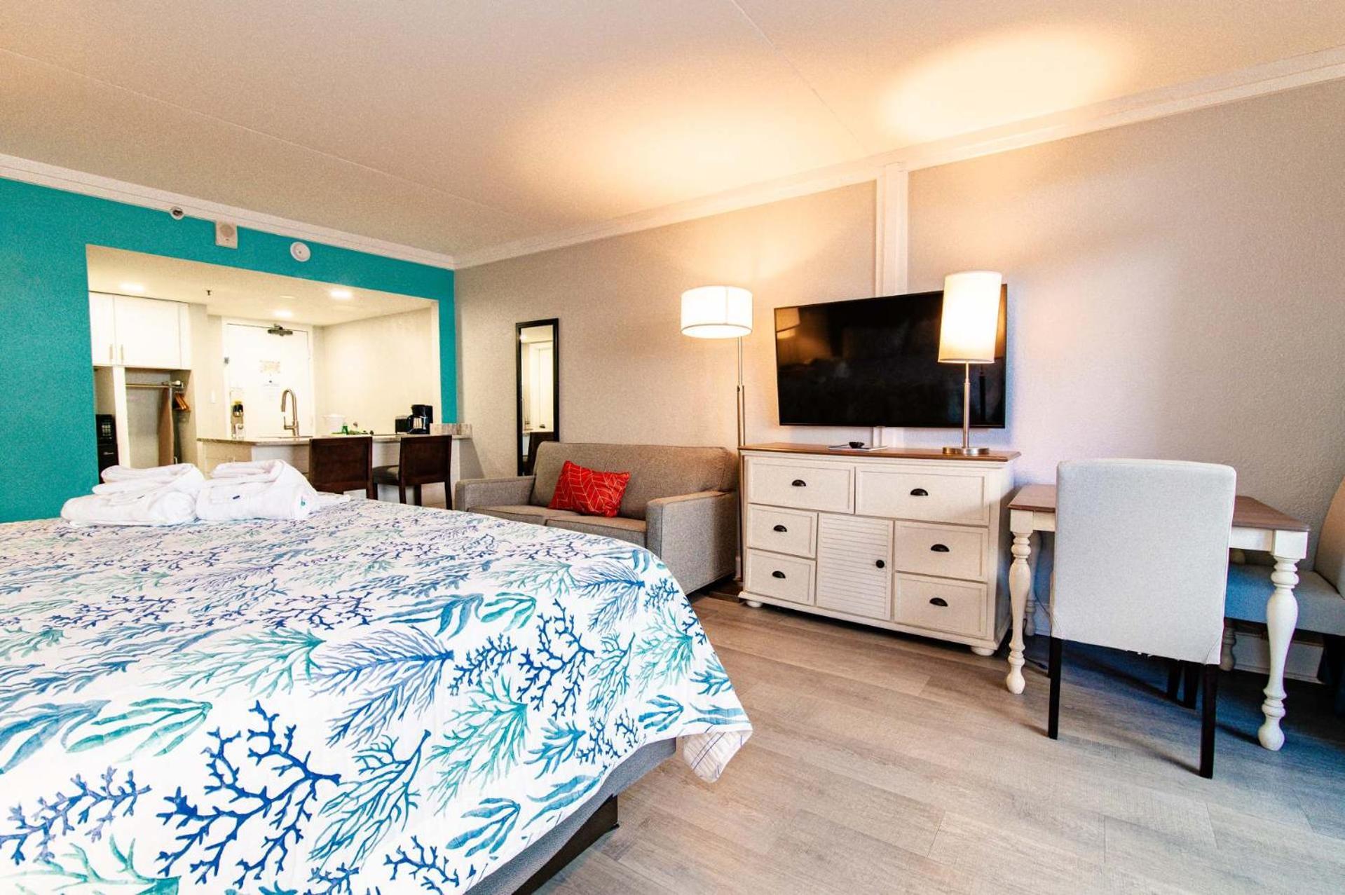 Inn Tropical At Oceanfront W Lazy River