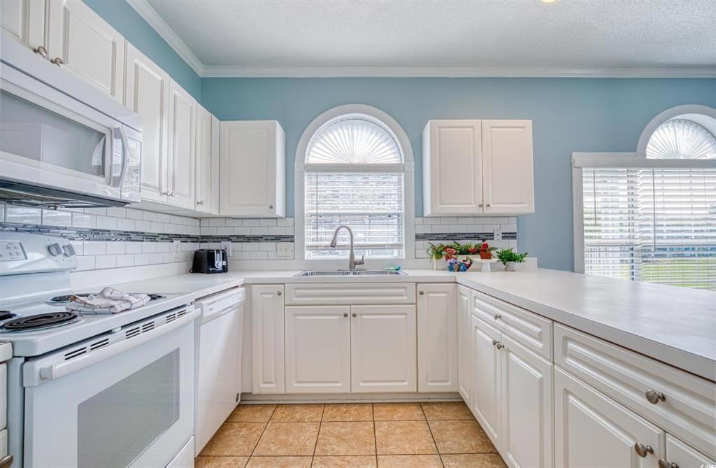Holiday home Spacious 2 Bedroom With Golf Course Views! Magnolia Place 202