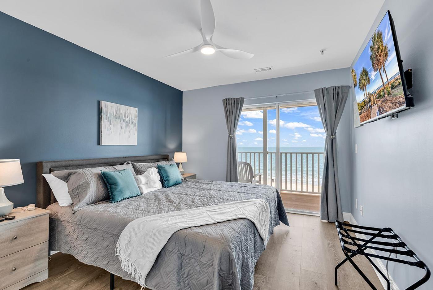 Luxurious 7br Oceanfront Apartment