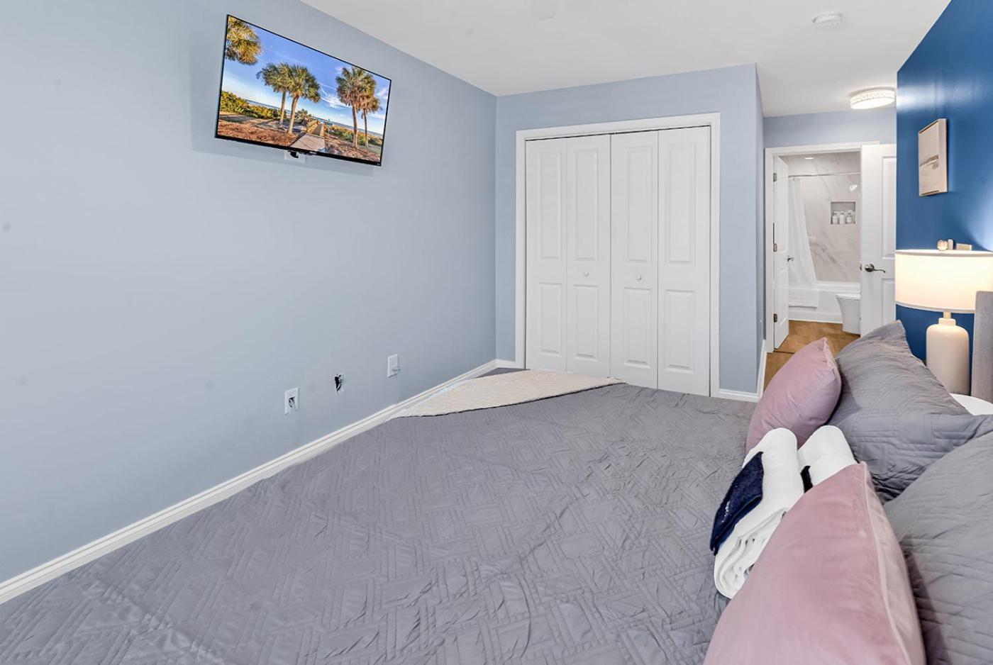 Luxurious 7br Oceanfront Apartment Myrtle Beach