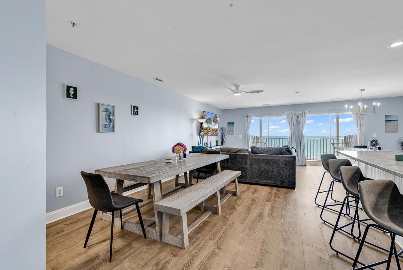 Luxurious 7br Oceanfront Apartment *