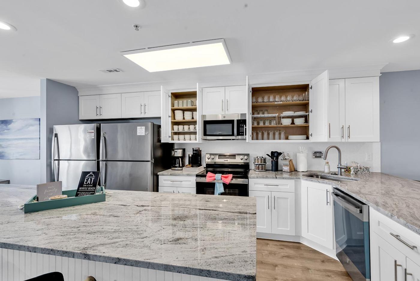 Luxurious 7br Oceanfront Apartment *