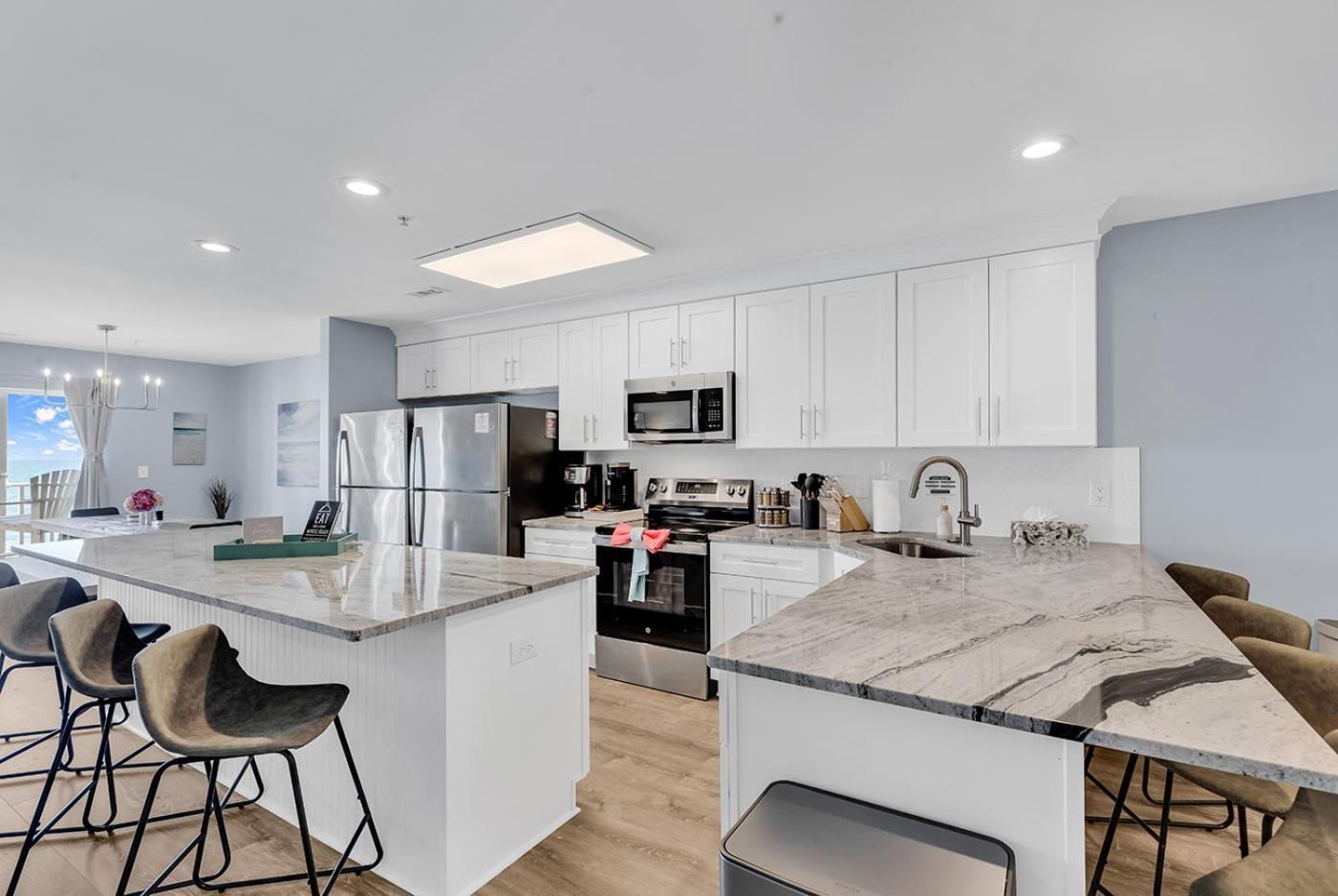 Luxurious 7br Oceanfront Apartment Myrtle Beach