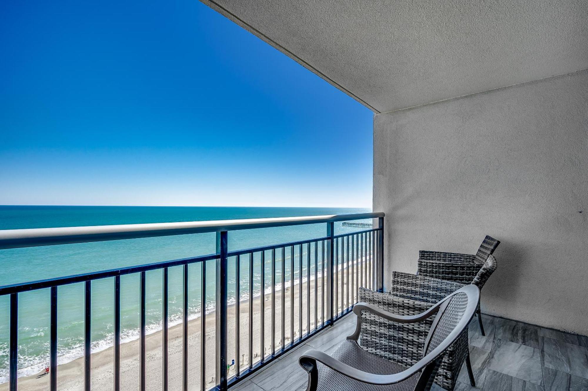 Huge Oceanfront One Bedroom For 6, Gorgeous View & Pools On Bv 15th Floor Myrtle Beach