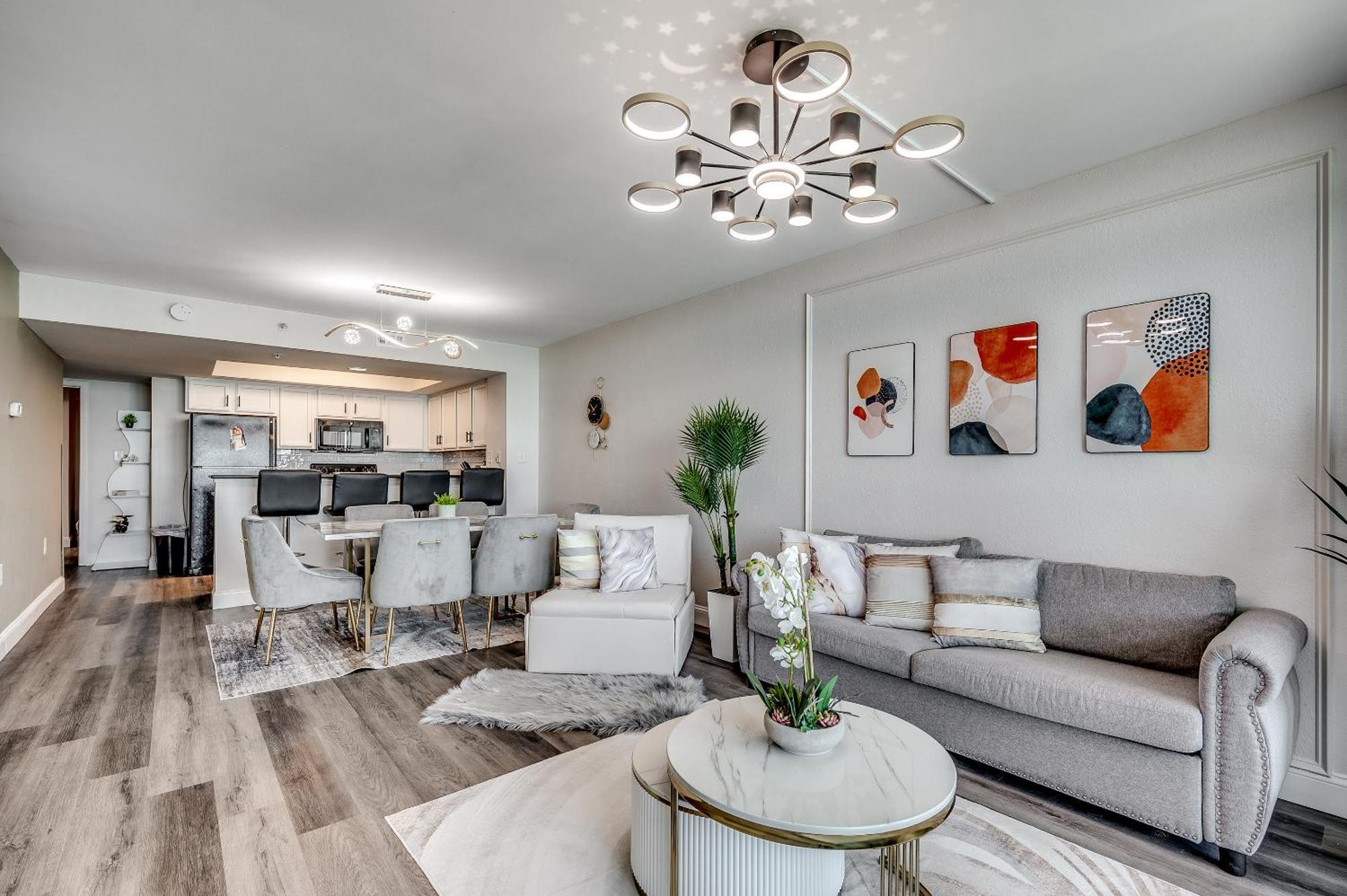 Apartment Huge Oceanfront One Bedroom For 6, Gorgeous View & Pools On Bv 15th Floor