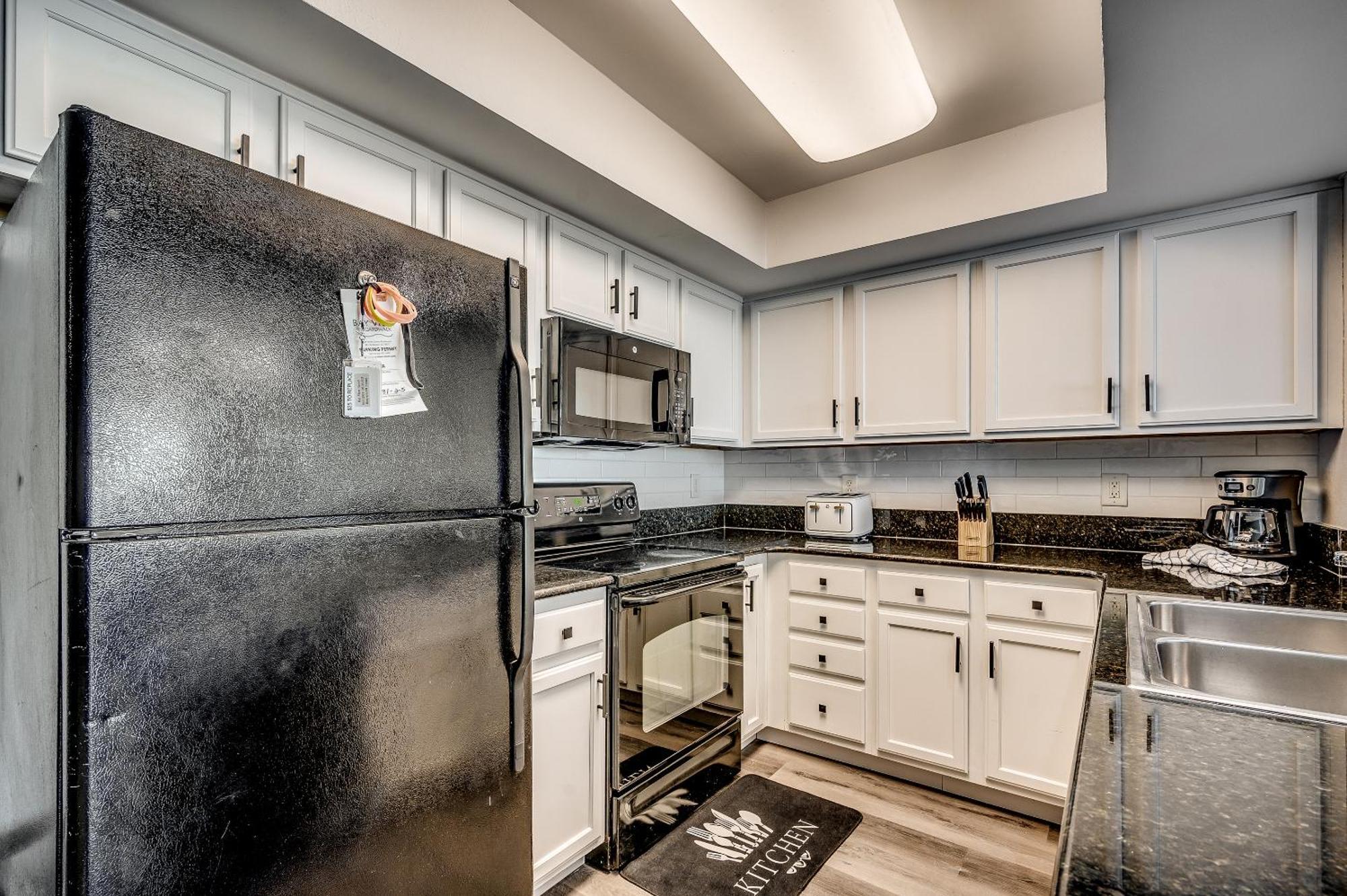 Huge Oceanfront One Bedroom For 6, Gorgeous View & Pools On Bv 15th Floor *