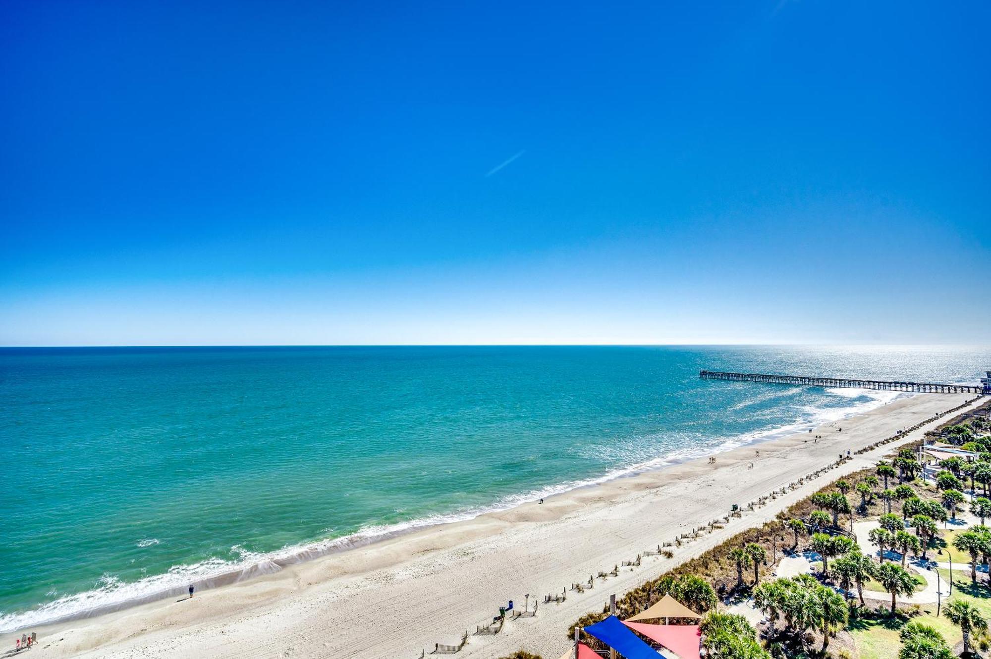 Beachfront With Stunning View Multiple Pools On Bv 15th Floor Apartment