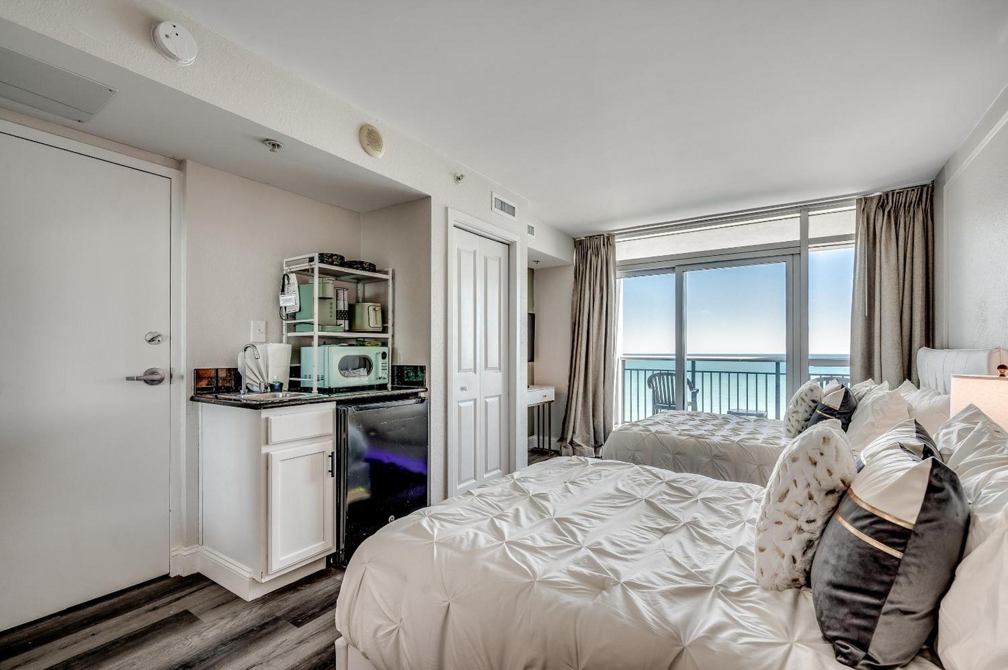 Watch Sunrise From Your Bed In The On Bv 15th Floor Apartment
