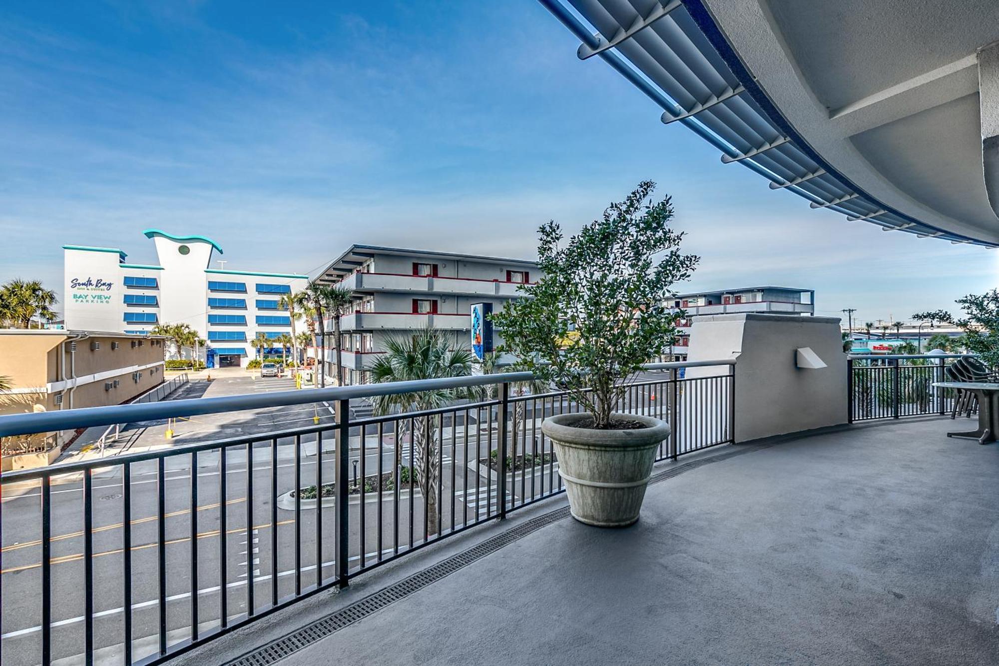Watch Sunrise From Your Bed In The On Bv 15th Floor Apartment *