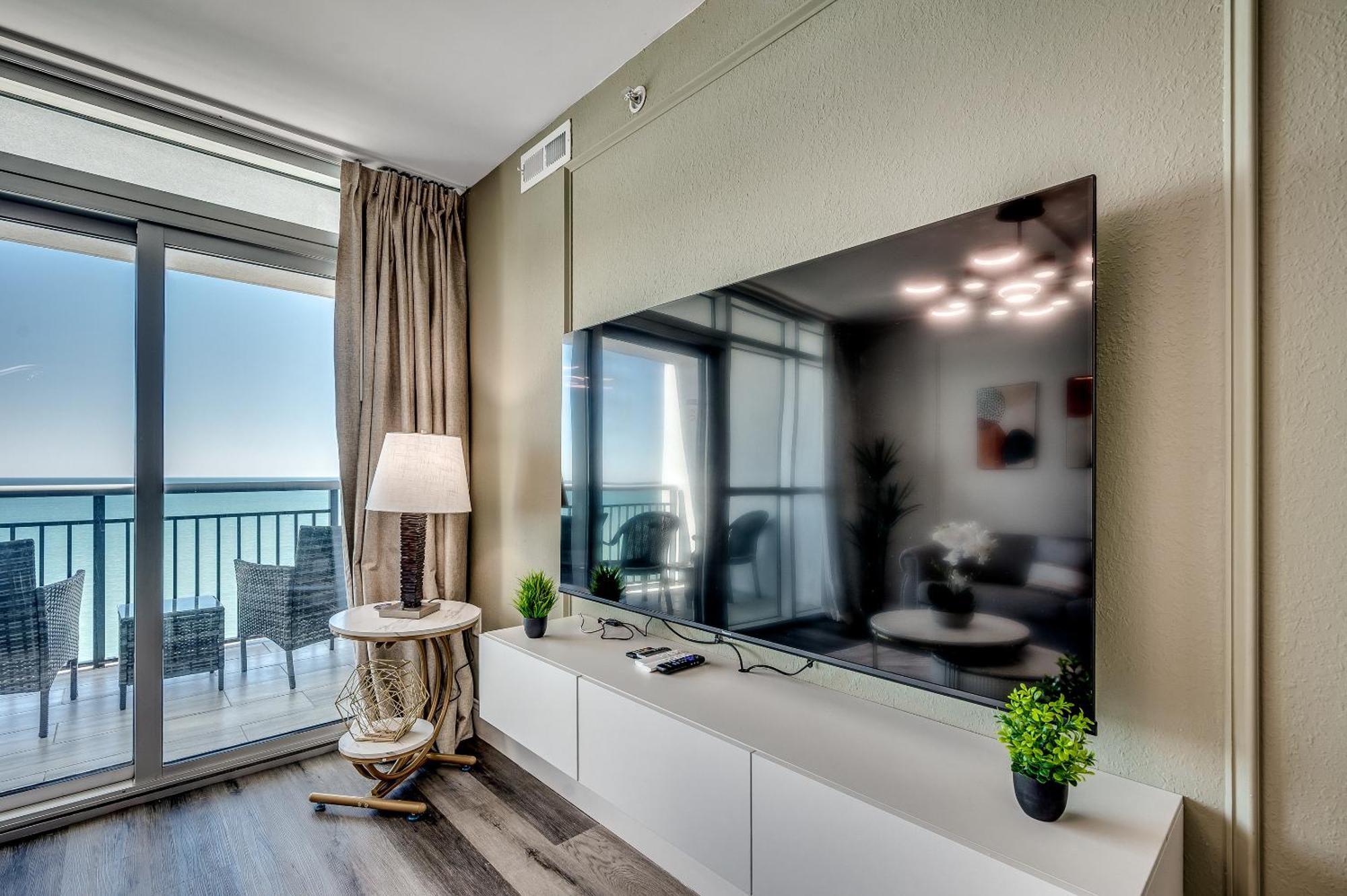 Beachfront With Stunning View Multiple Pools On Bv 15th Floor Apartment