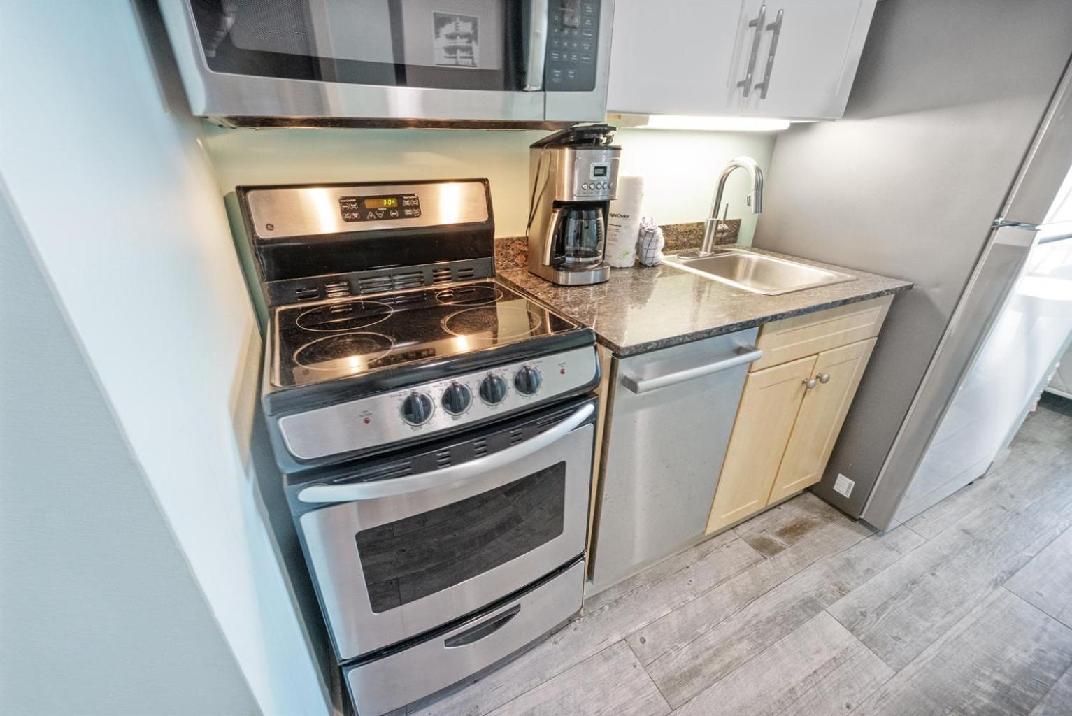 New Modern, Direct Oceanfront, Boardwalk, Views! *