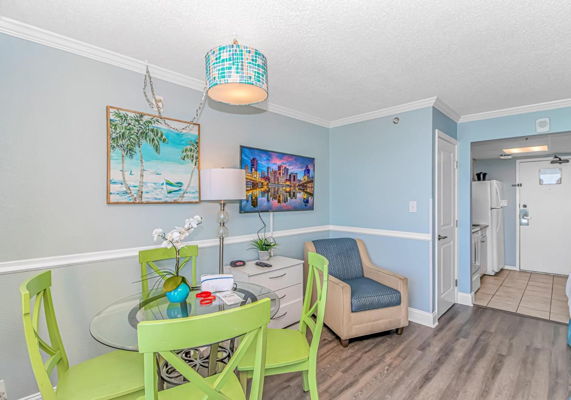 Oceanfront Caravelle 1512 And1513! Sleeps 8! Private Entrances! Holiday home
