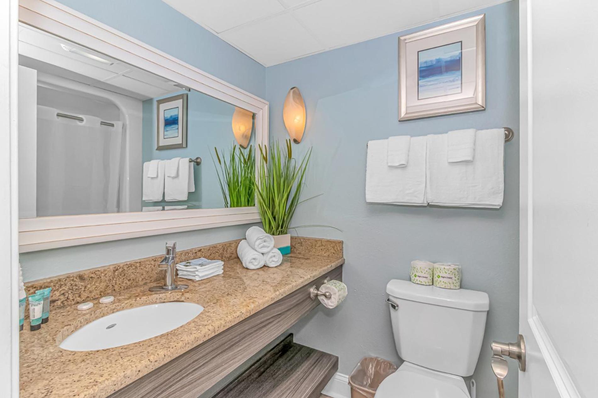 Oceanfront Caravelle 1512 And1513! Sleeps 8! Private Entrances! Holiday home Myrtle Beach
