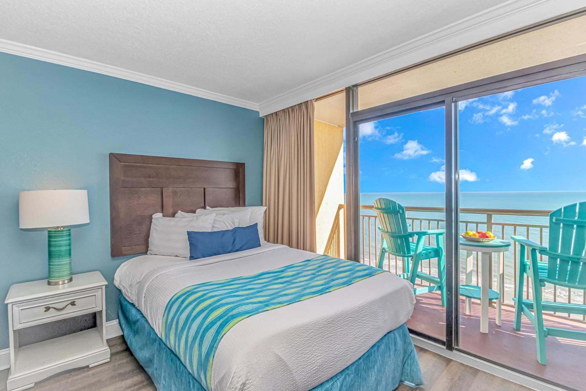Oceanfront Caravelle 1512 And1513! Sleeps 8! Private Entrances! Holiday home