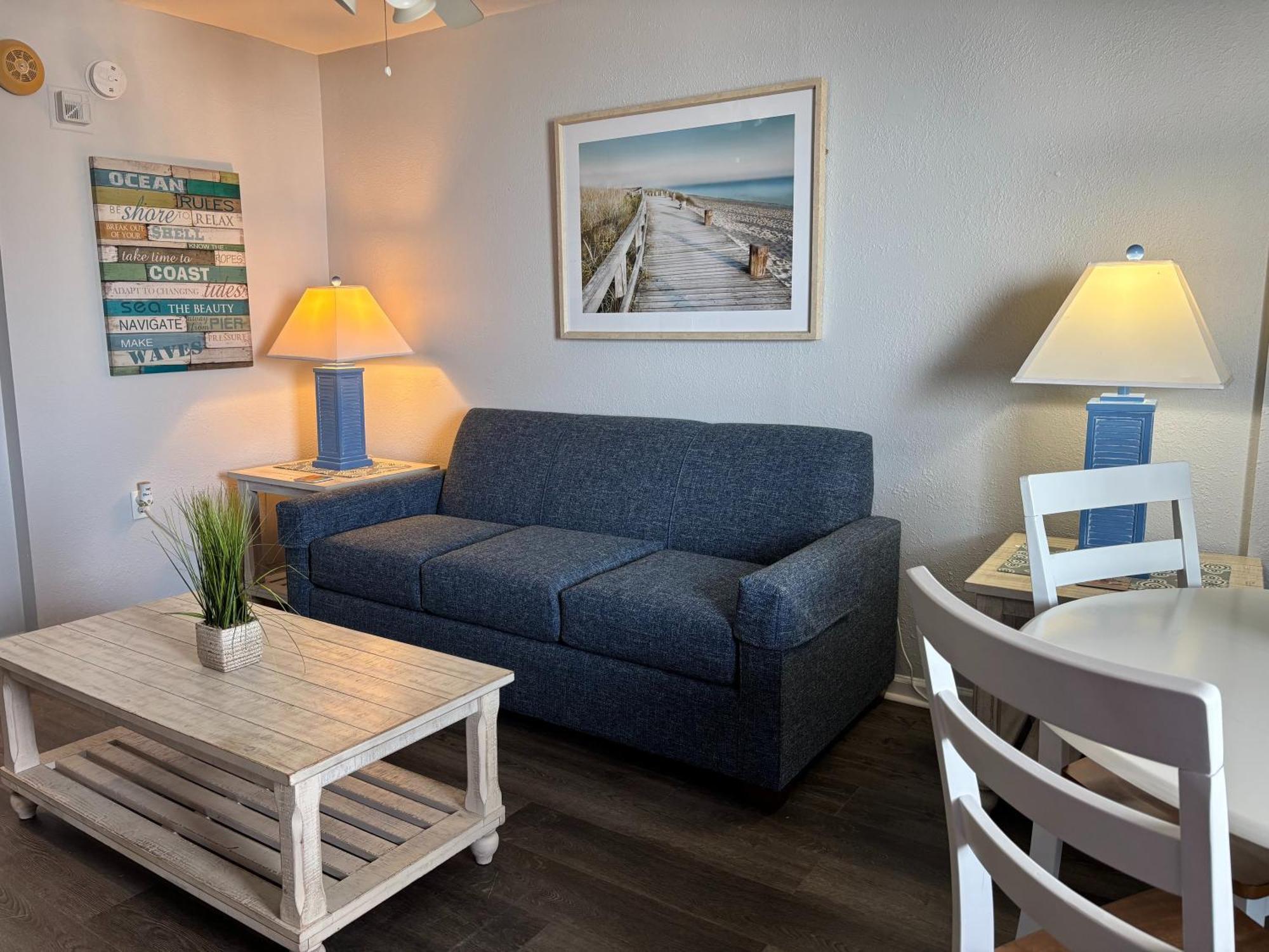 Bluewater 1103 Apartment