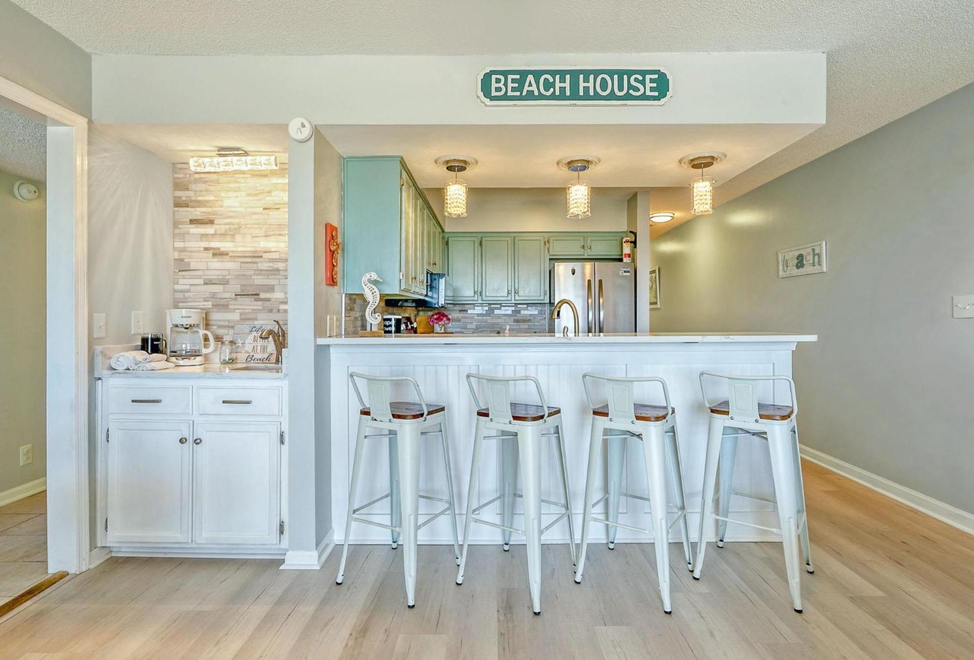 Ocsh105 Ocean Shores Oceanfront 3br/2b Condo, Private Balcony Myrtle Beach