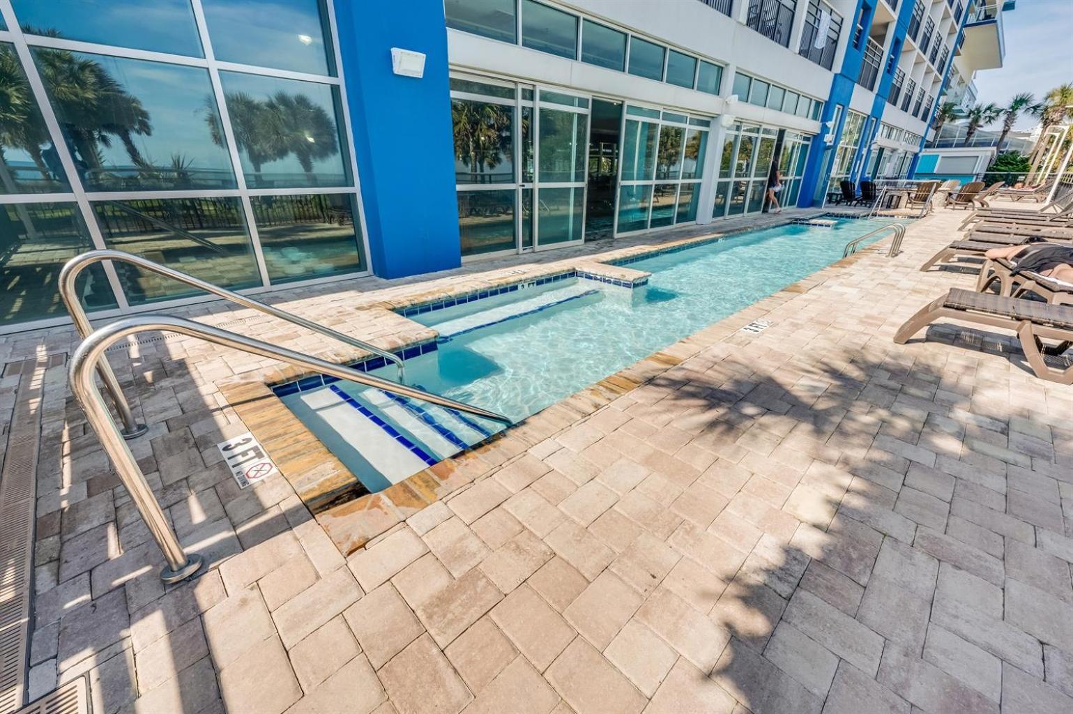 Floor,direct Oceanfront,heated Pool,boardwalk! Apartment *