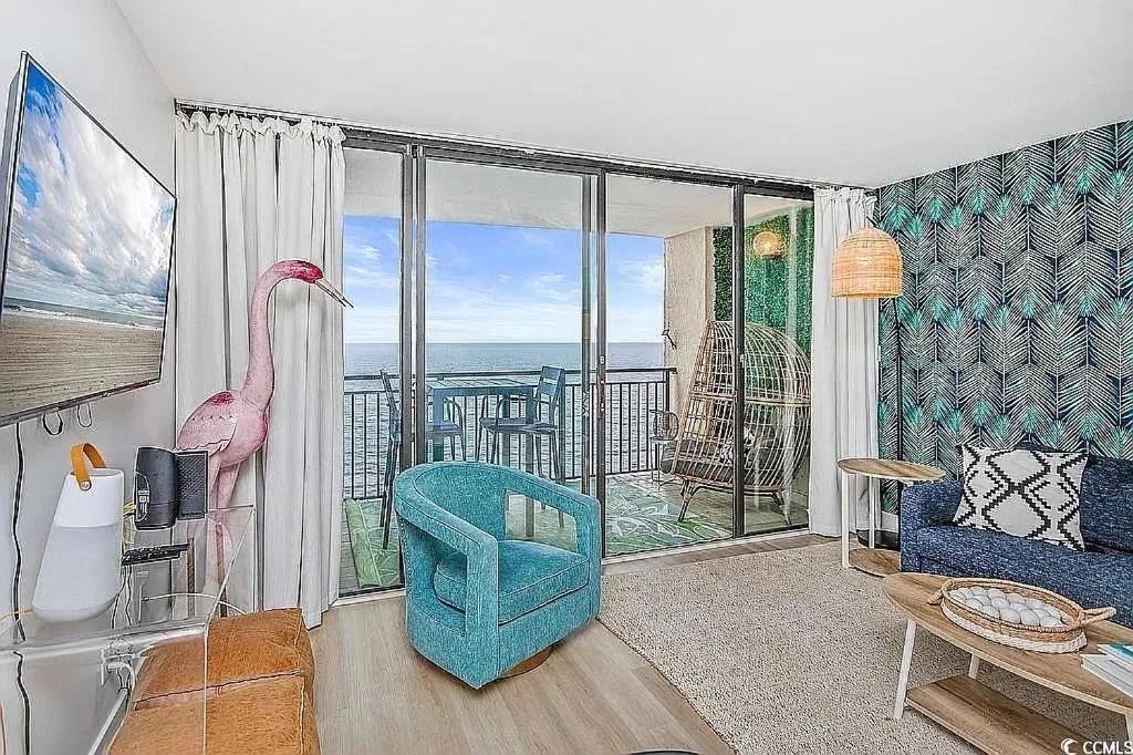 Coastal Comfort Your Perfect Beachfront Getaway *