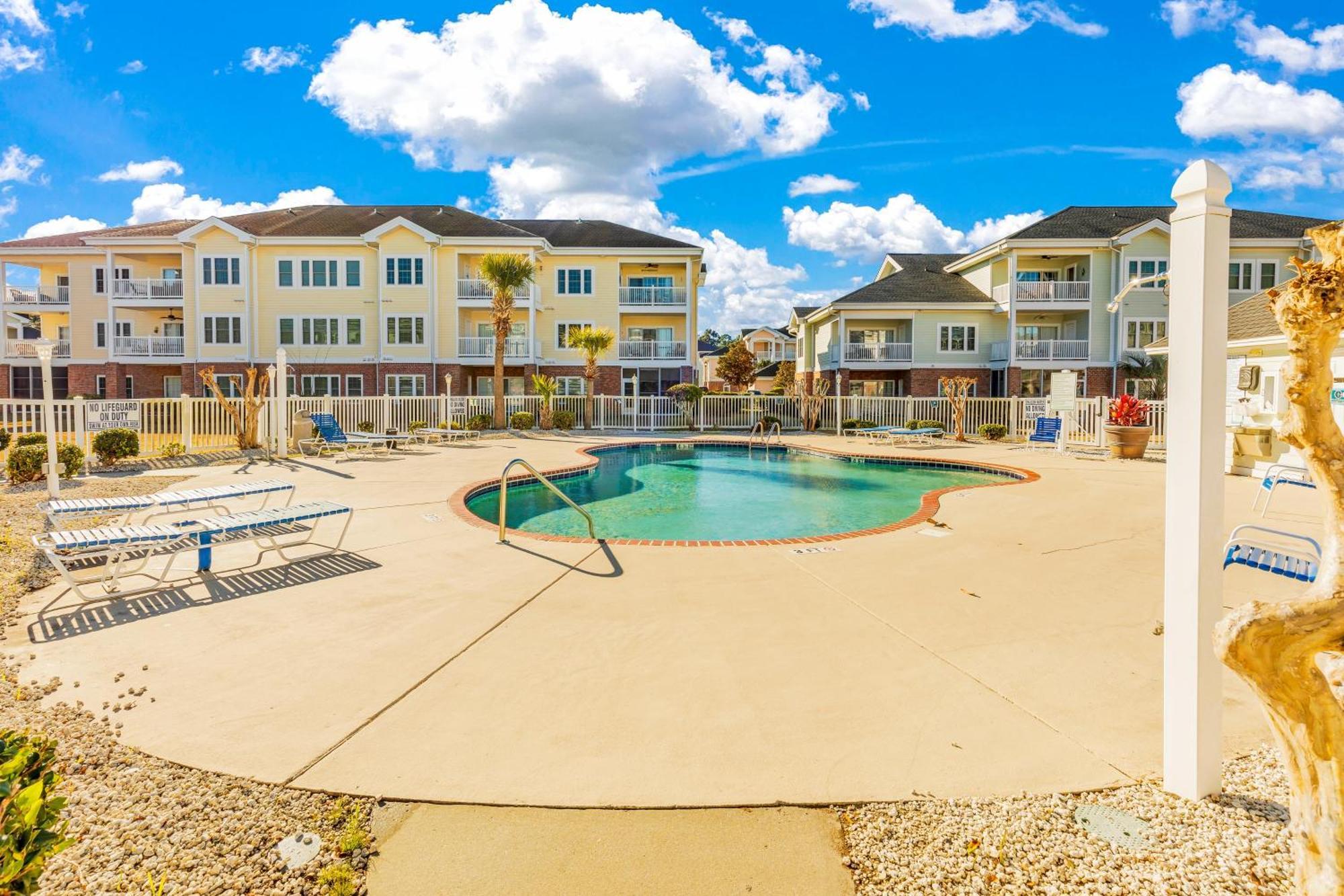 Carnation 101 Apartment
