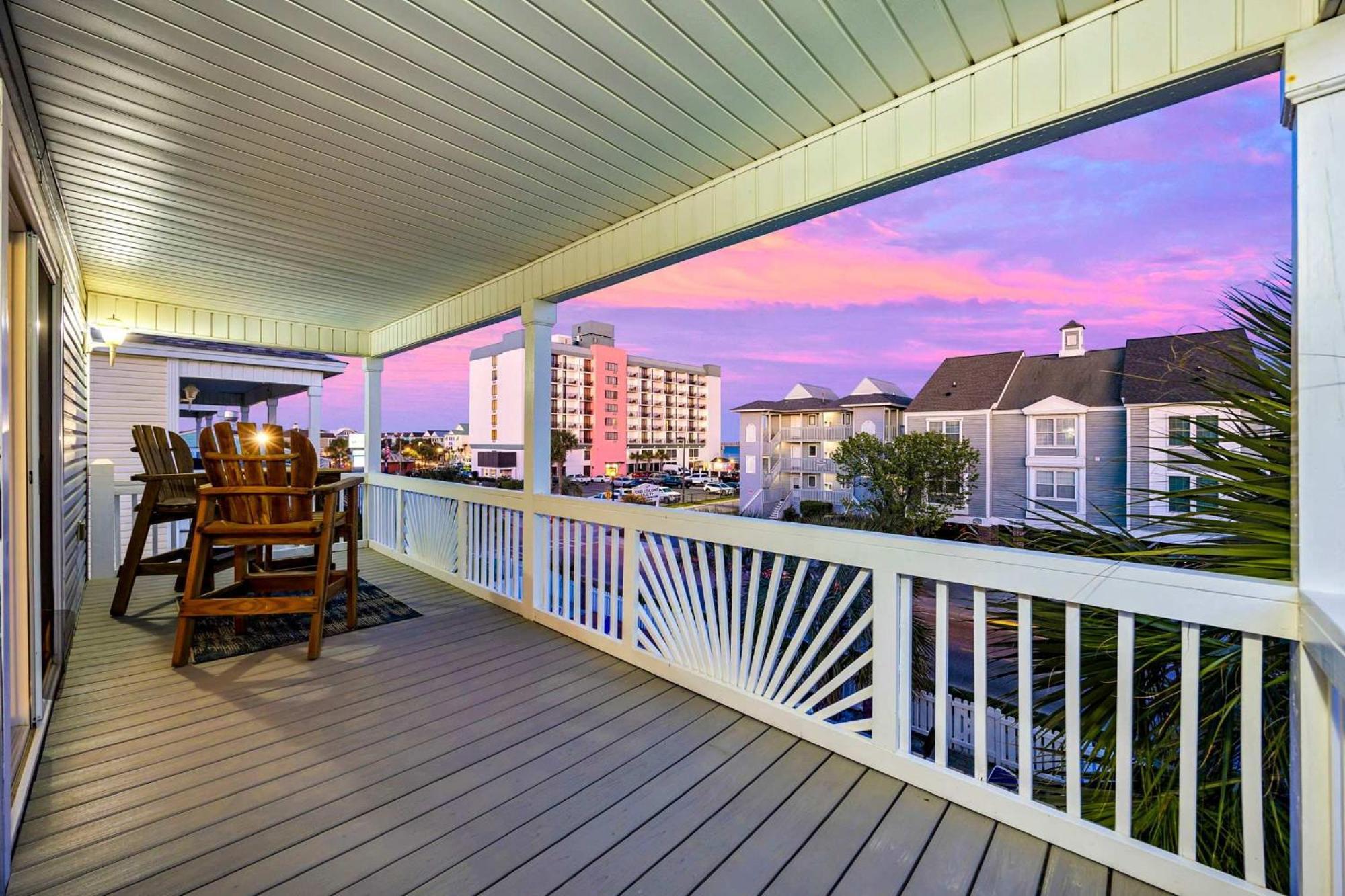 Holiday home Sea Breeze Getaway-2nd Row In Surfside