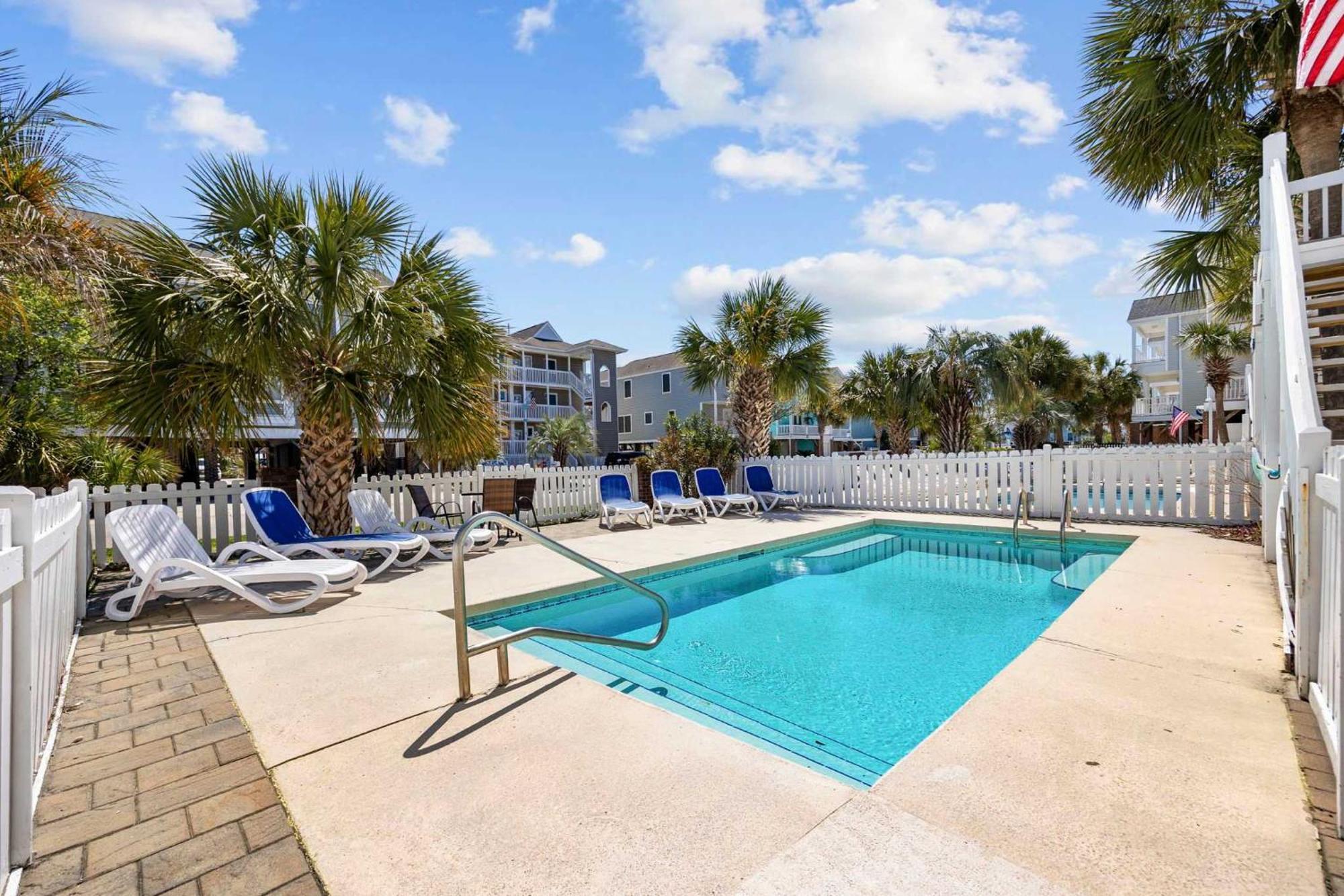 Holiday home Sea Breeze Getaway-2nd Row In Surfside *