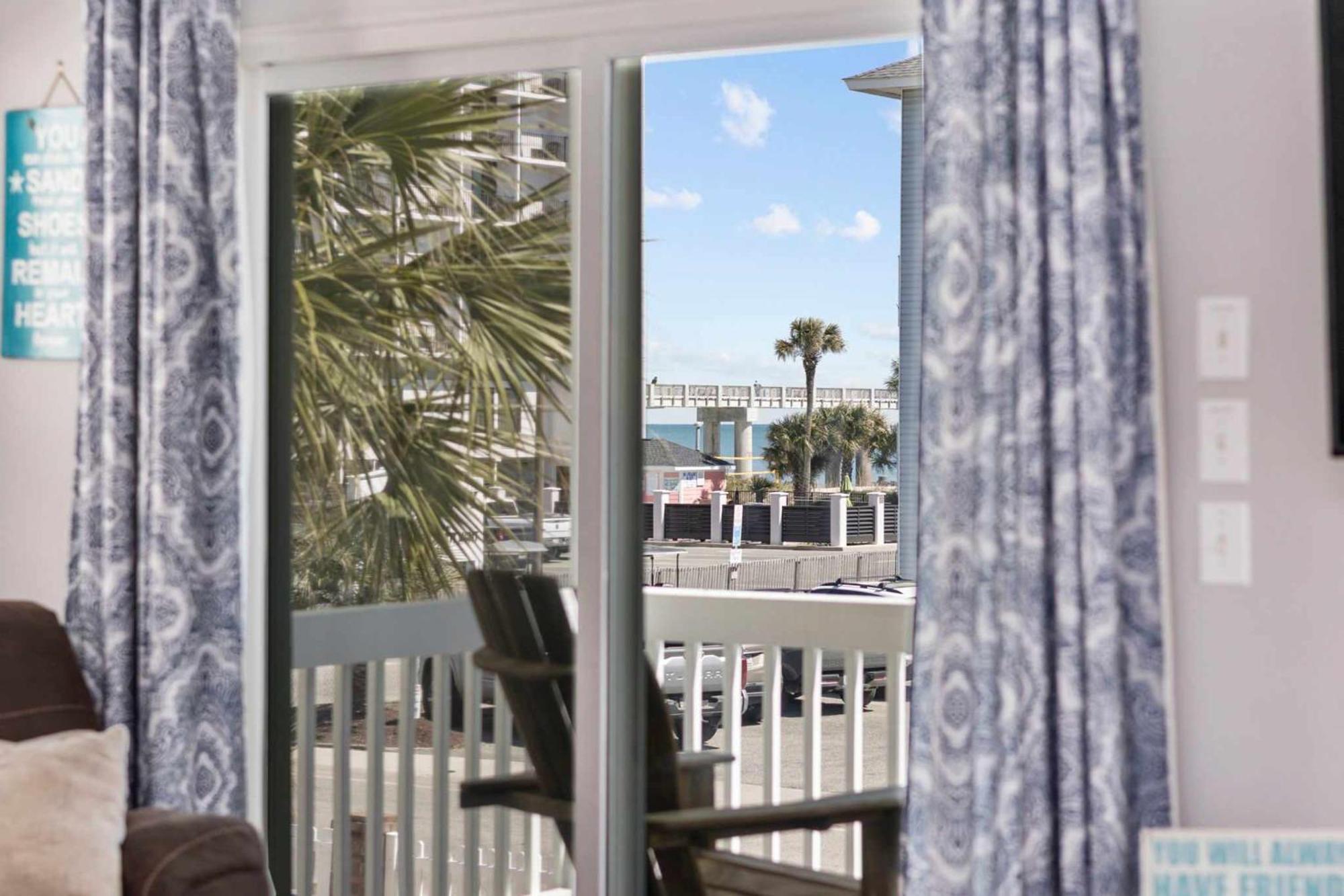 Sea Breeze Getaway-2nd Row In Surfside *