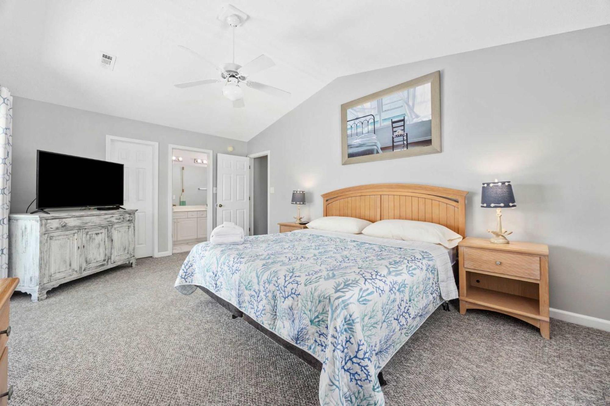 Sea Breeze Getaway-2nd Row In Surfside
